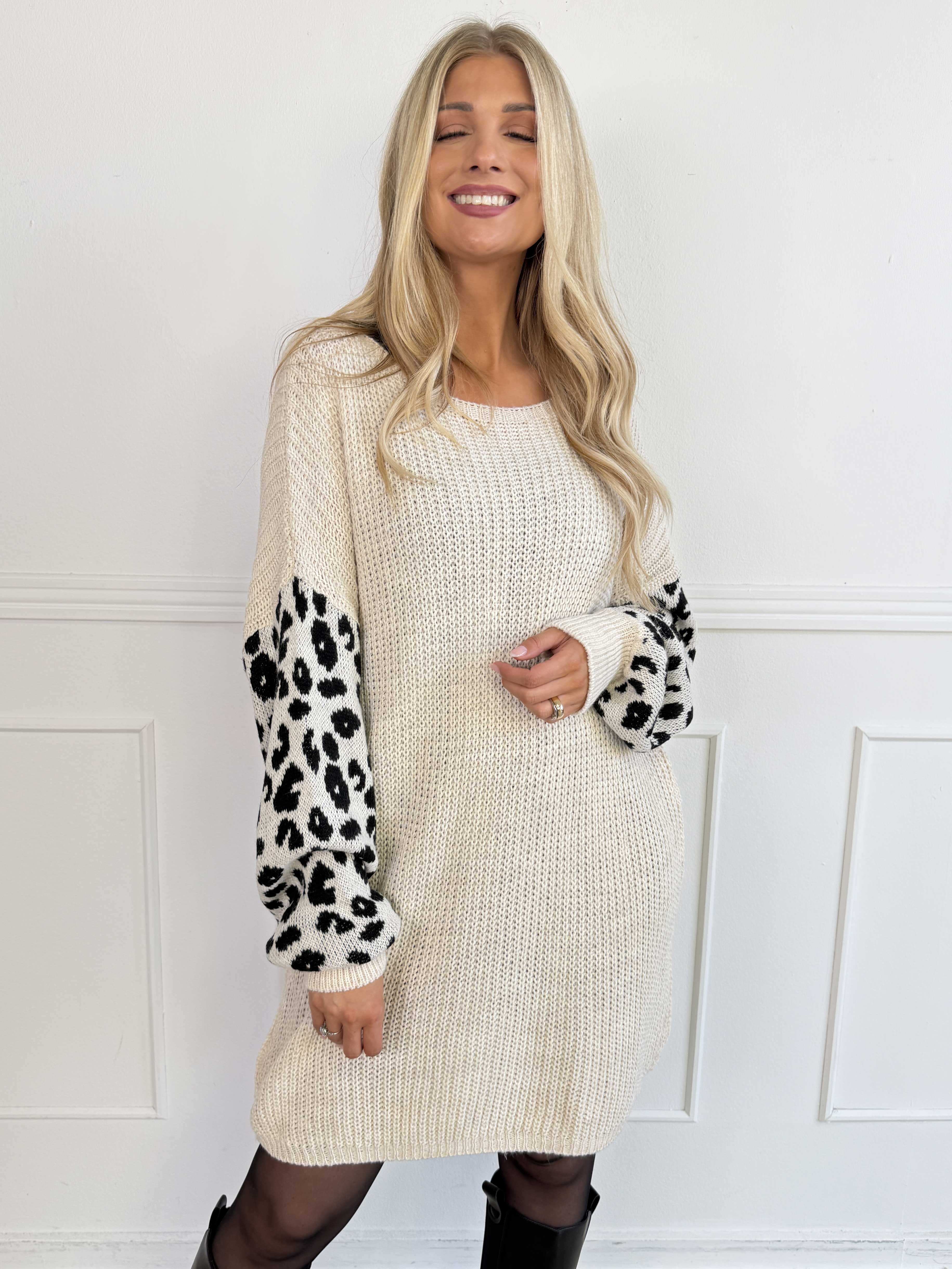 Alvas - Sød og feminin strik med fine ærmer i et trendy leopardprint