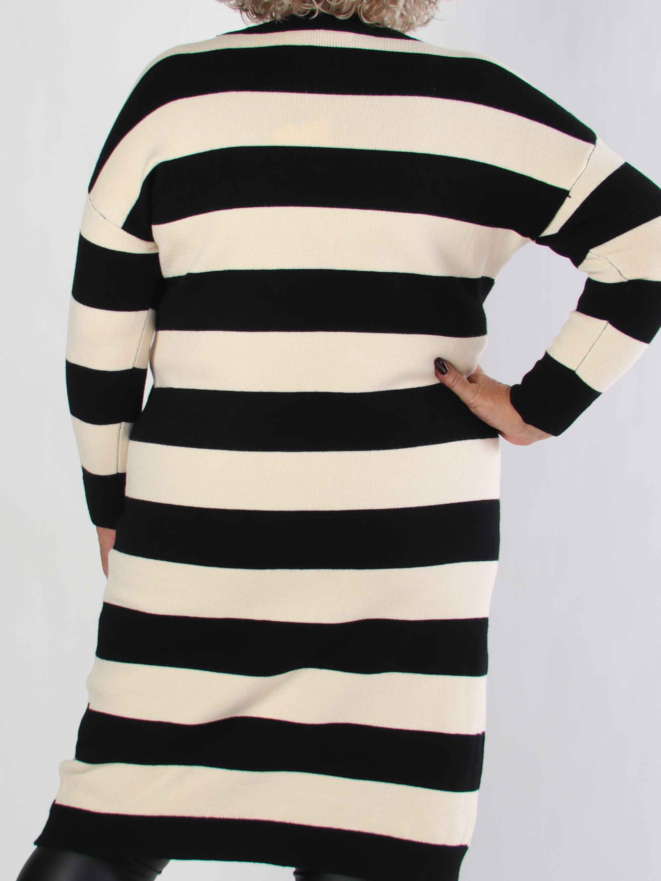 Alvilda - Lang blød plus size strikkjole med striber