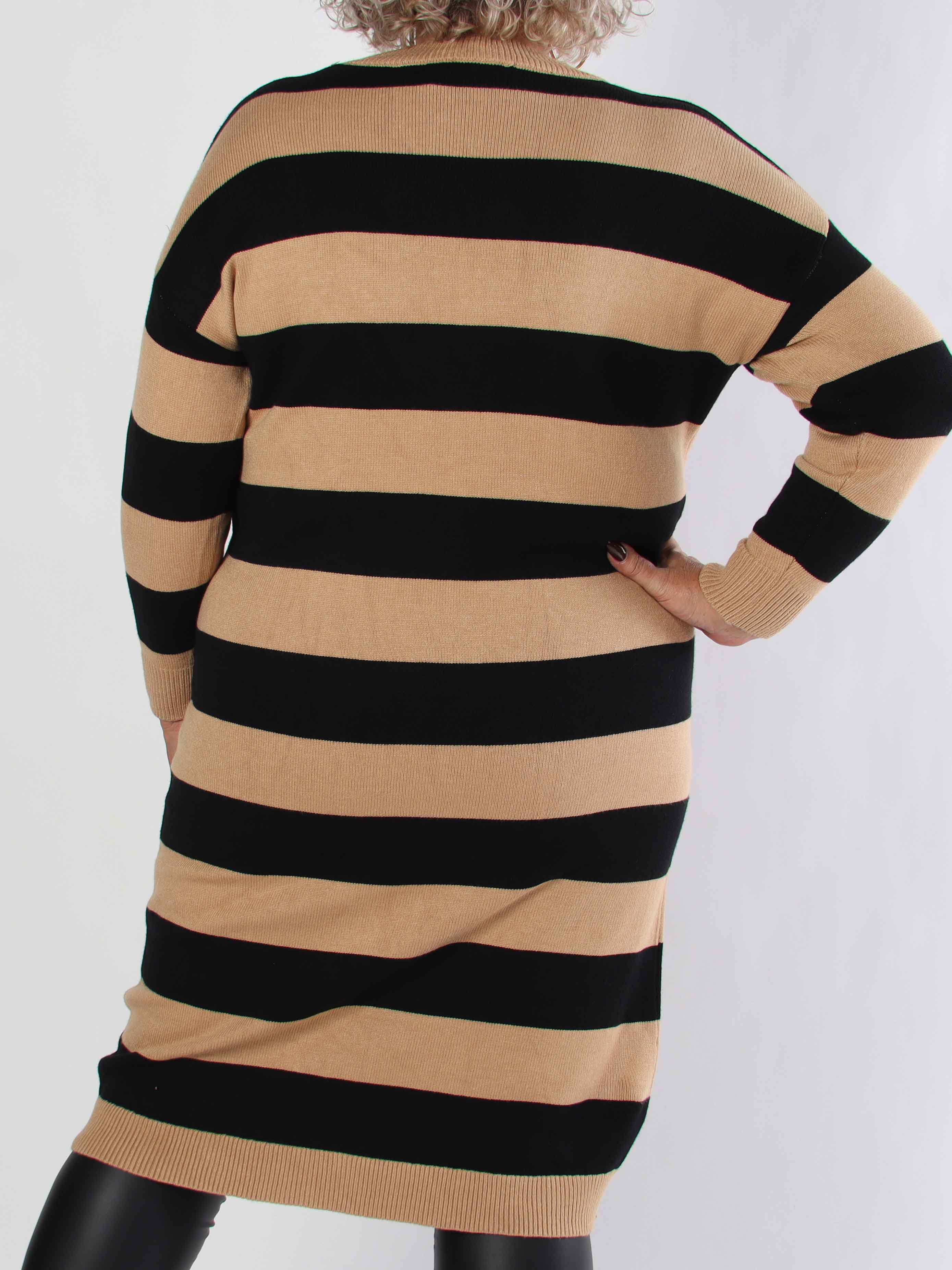 Alvilda - Lang blød plus size strikkjole med striber