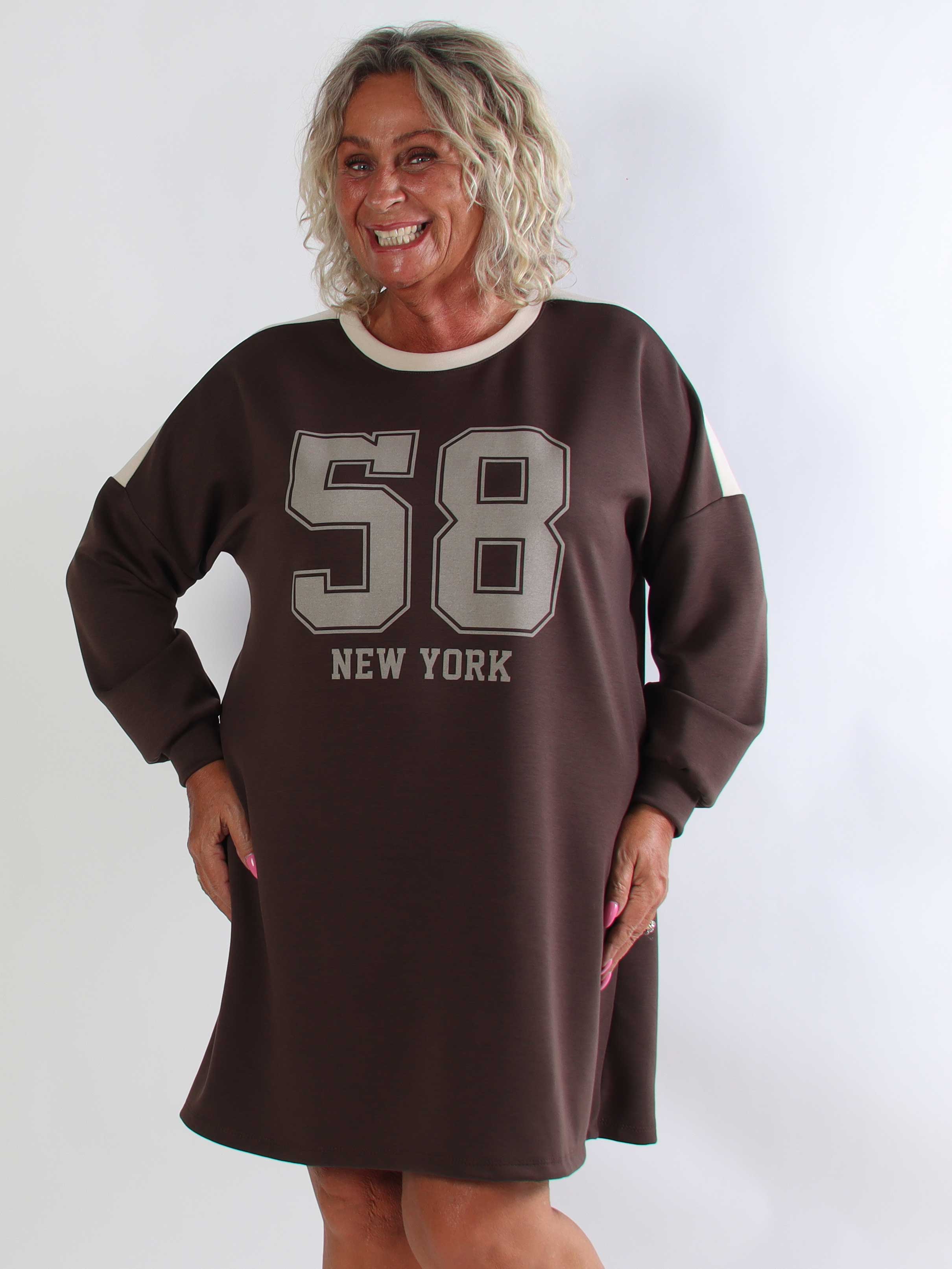 Amanda - Sporty plus size joggingkjole i en blød viskoseblanding