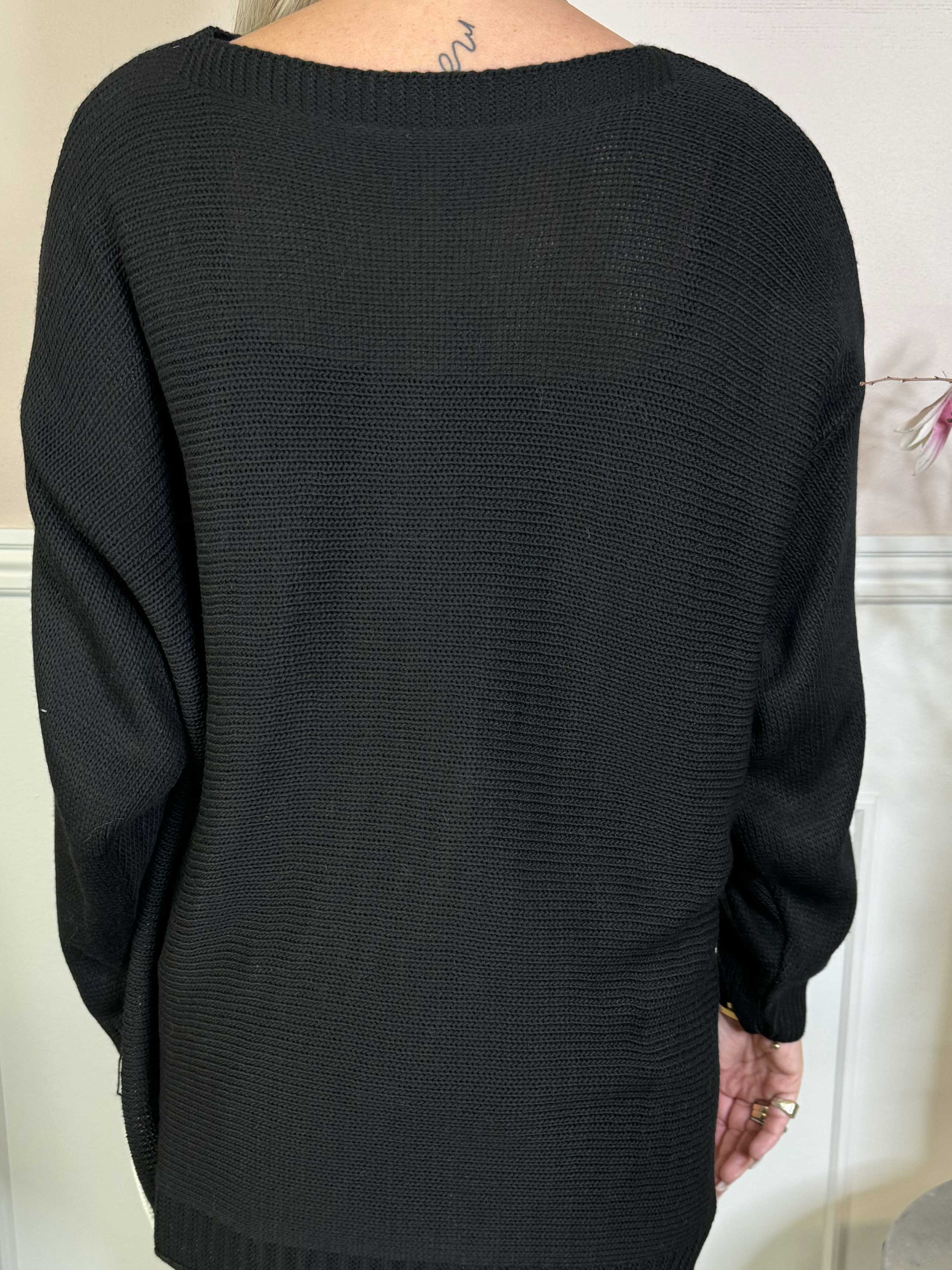 Amara Short - Tofarvet strikbluse med gulddetaljer