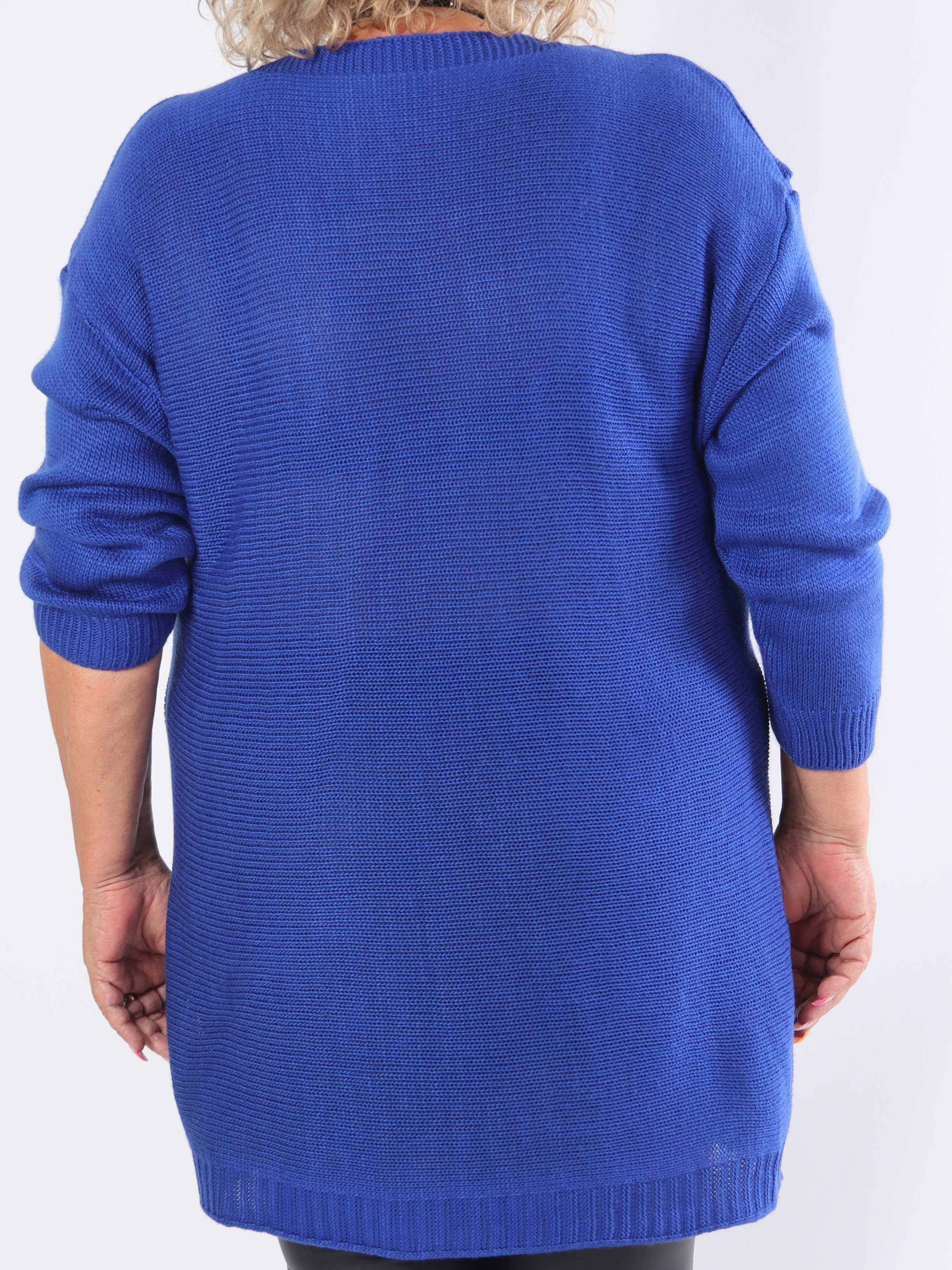 Amara - Tofarvet plus size strikkjole med gulddetaljer