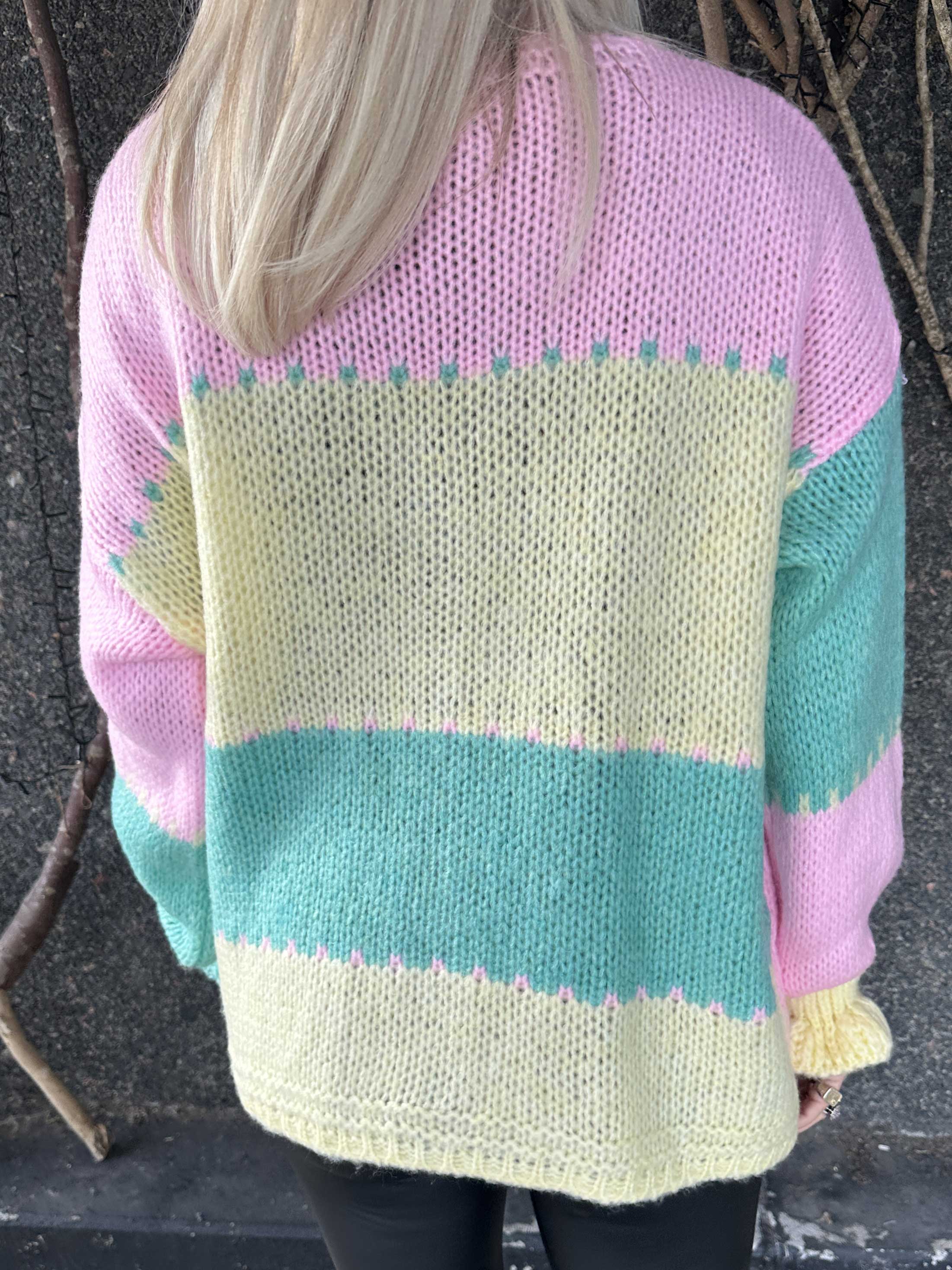 Amberlyn - Ternet strikcardigan med guld knapper