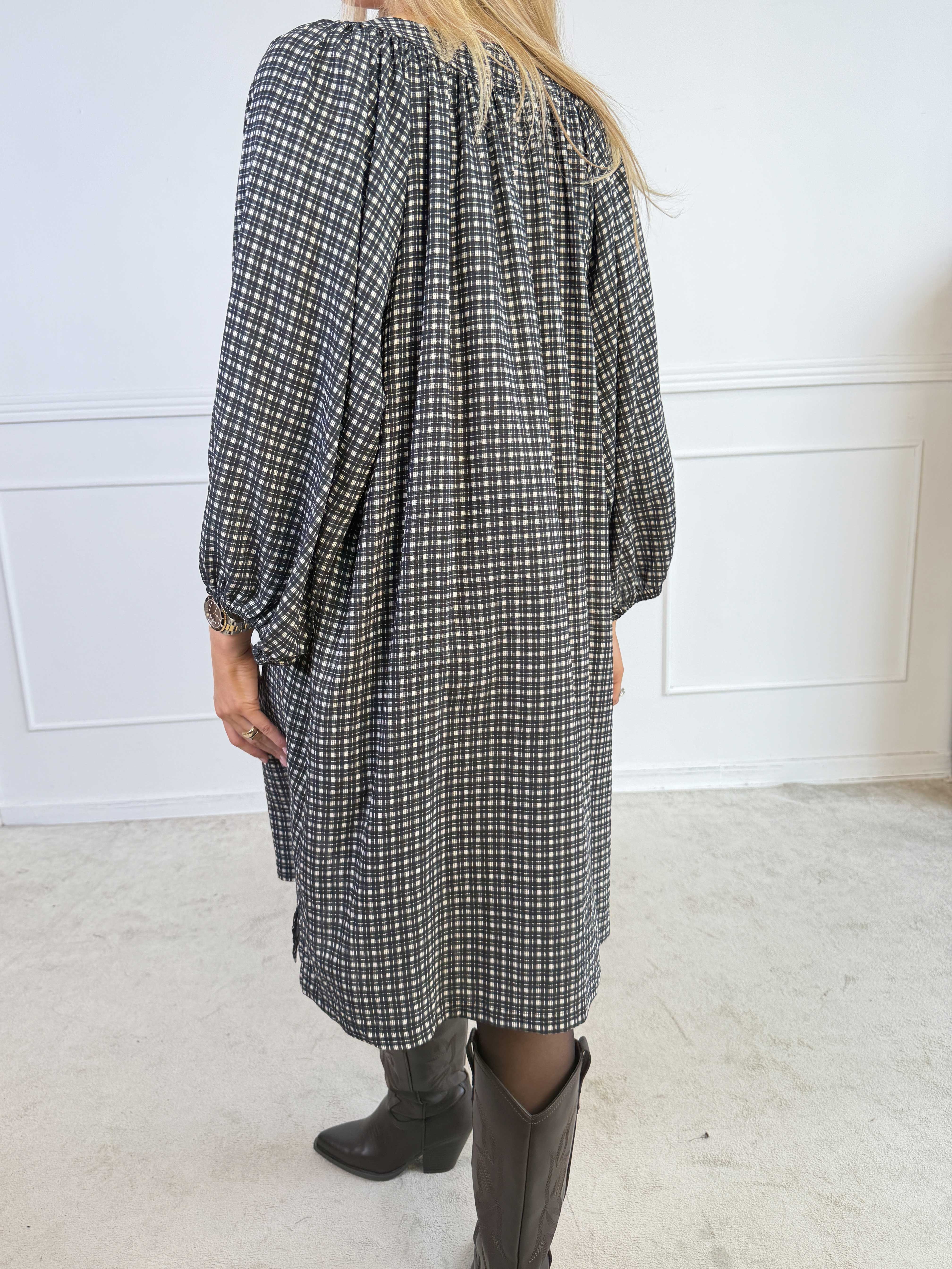 Amidala Check - Elegant ternet tunikakjole i viskose
