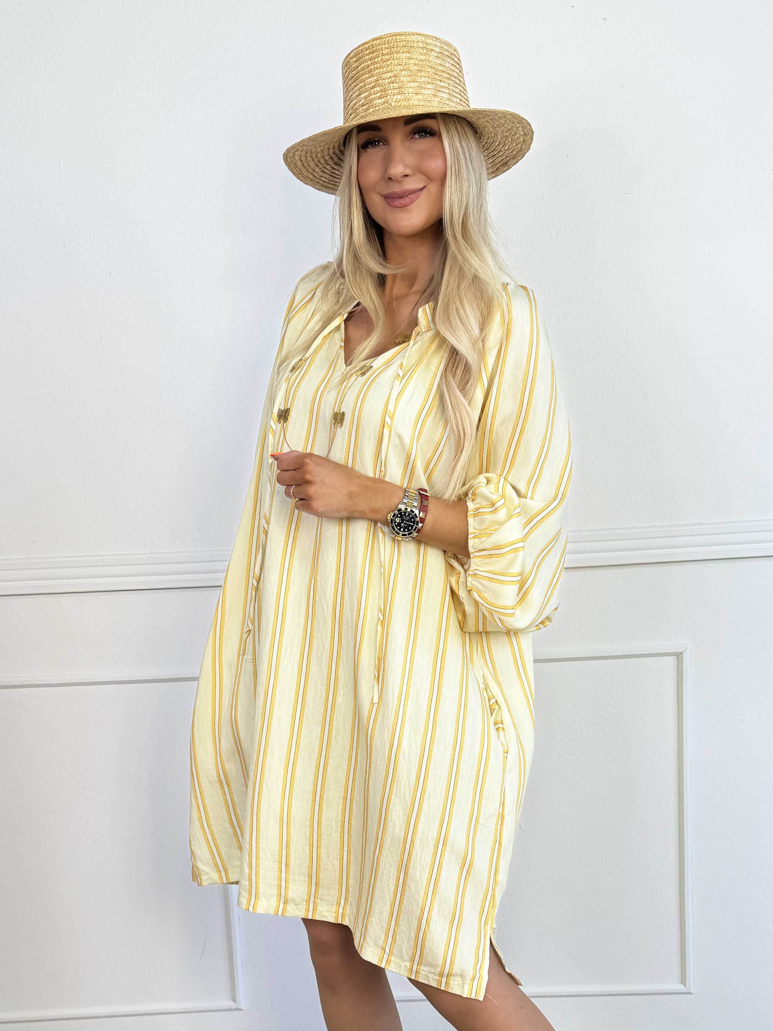 Amidala - Feminin stribet kjole i let viskoseblanding med smukke ballonærmer,