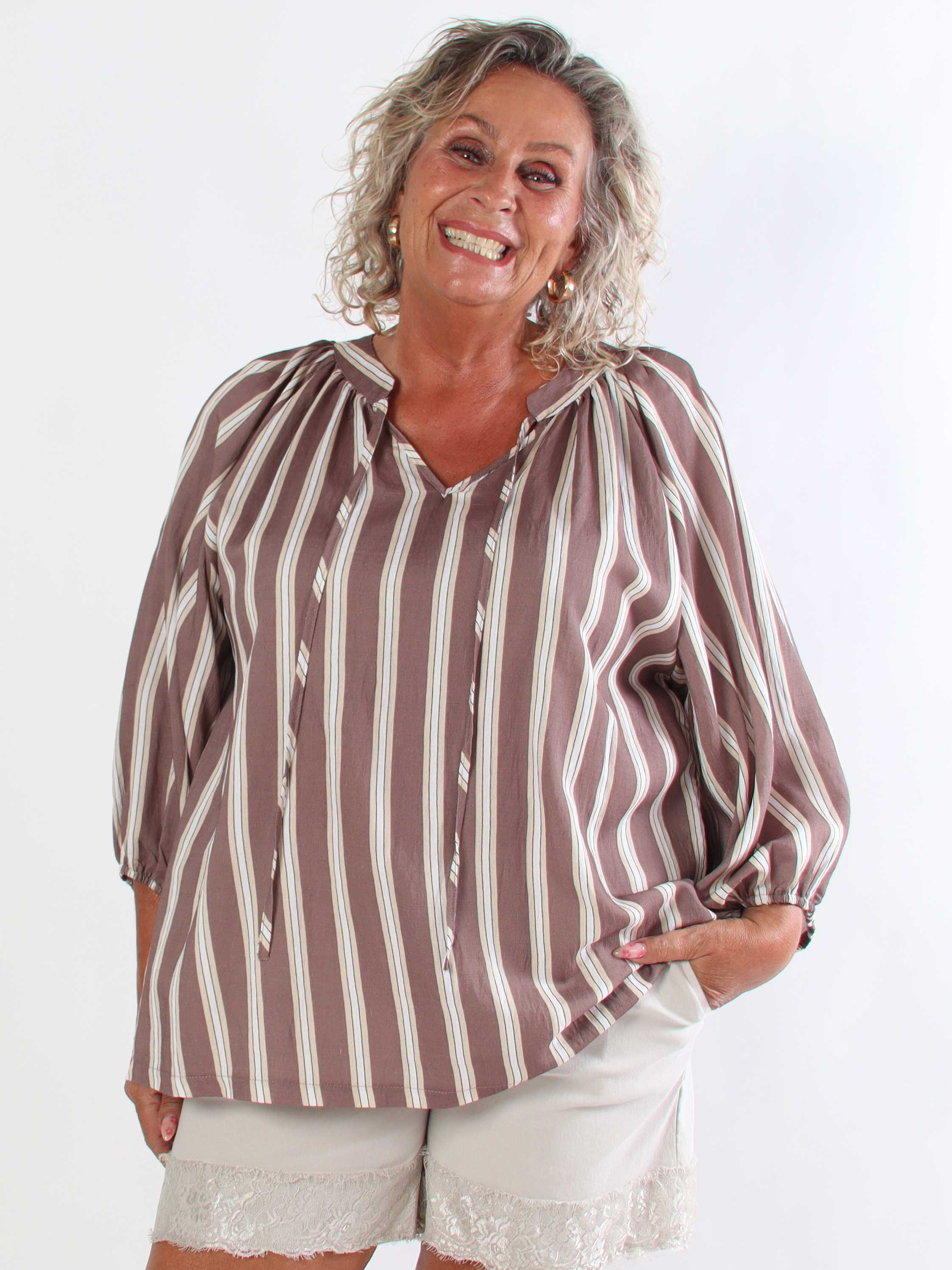 Amidala Shirt - Stribet plus size tunika i let viskoseblanding med smukke ballonærmer