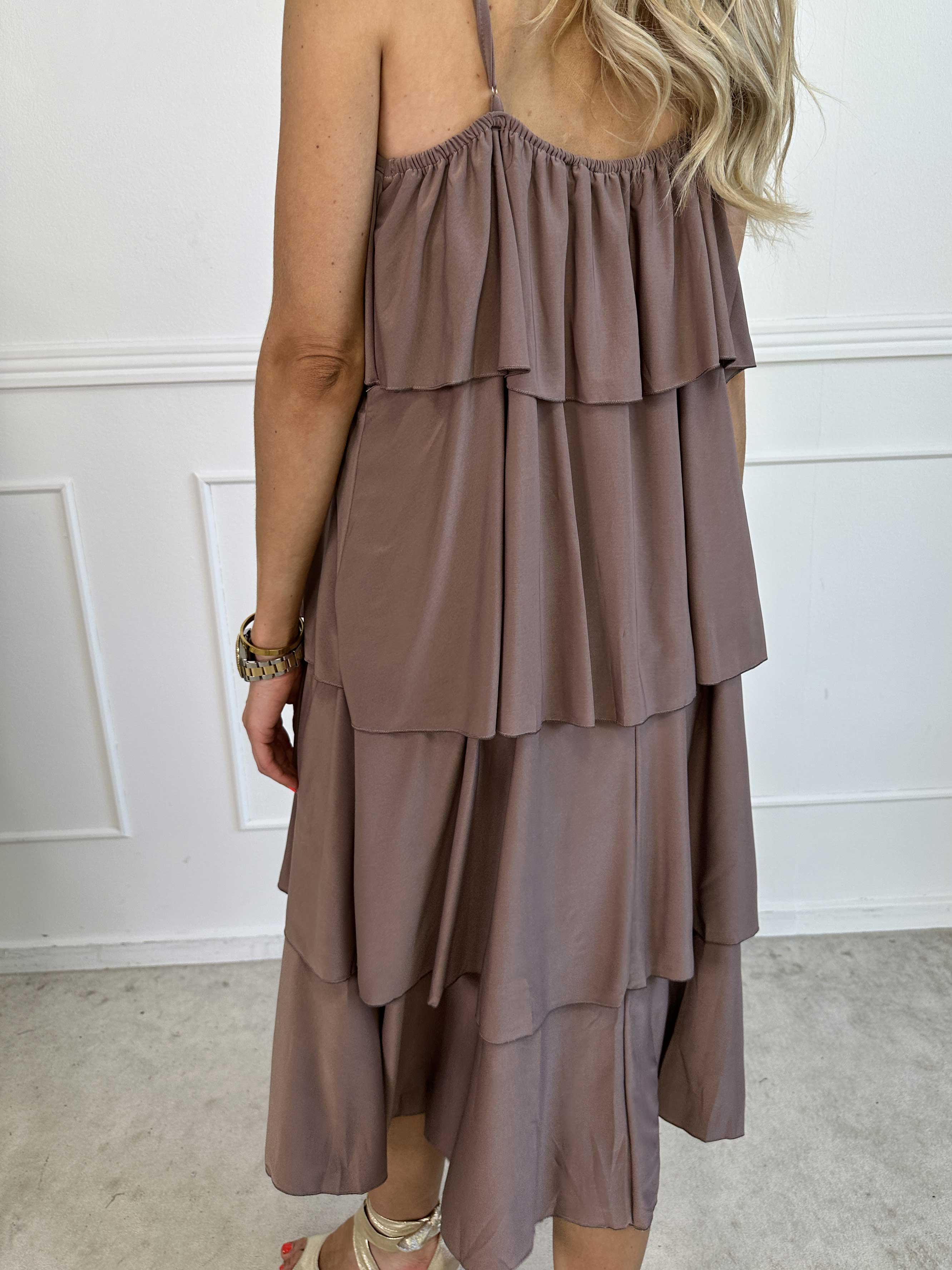 Anastasia - Elastisk stropkjole med flæser