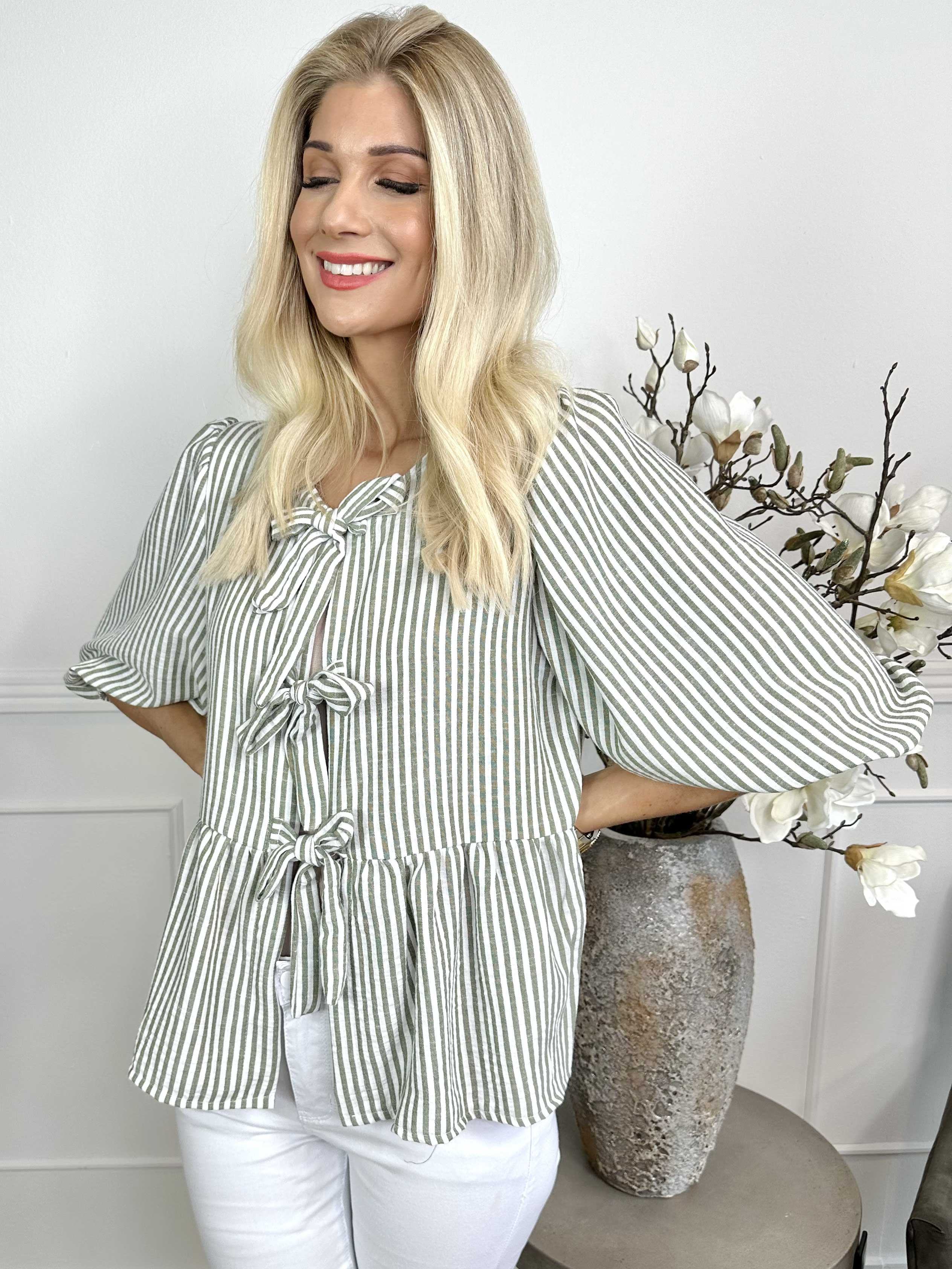 Andrea - Sød stribet tunika i bomuld med sløjfer og ballonærmer