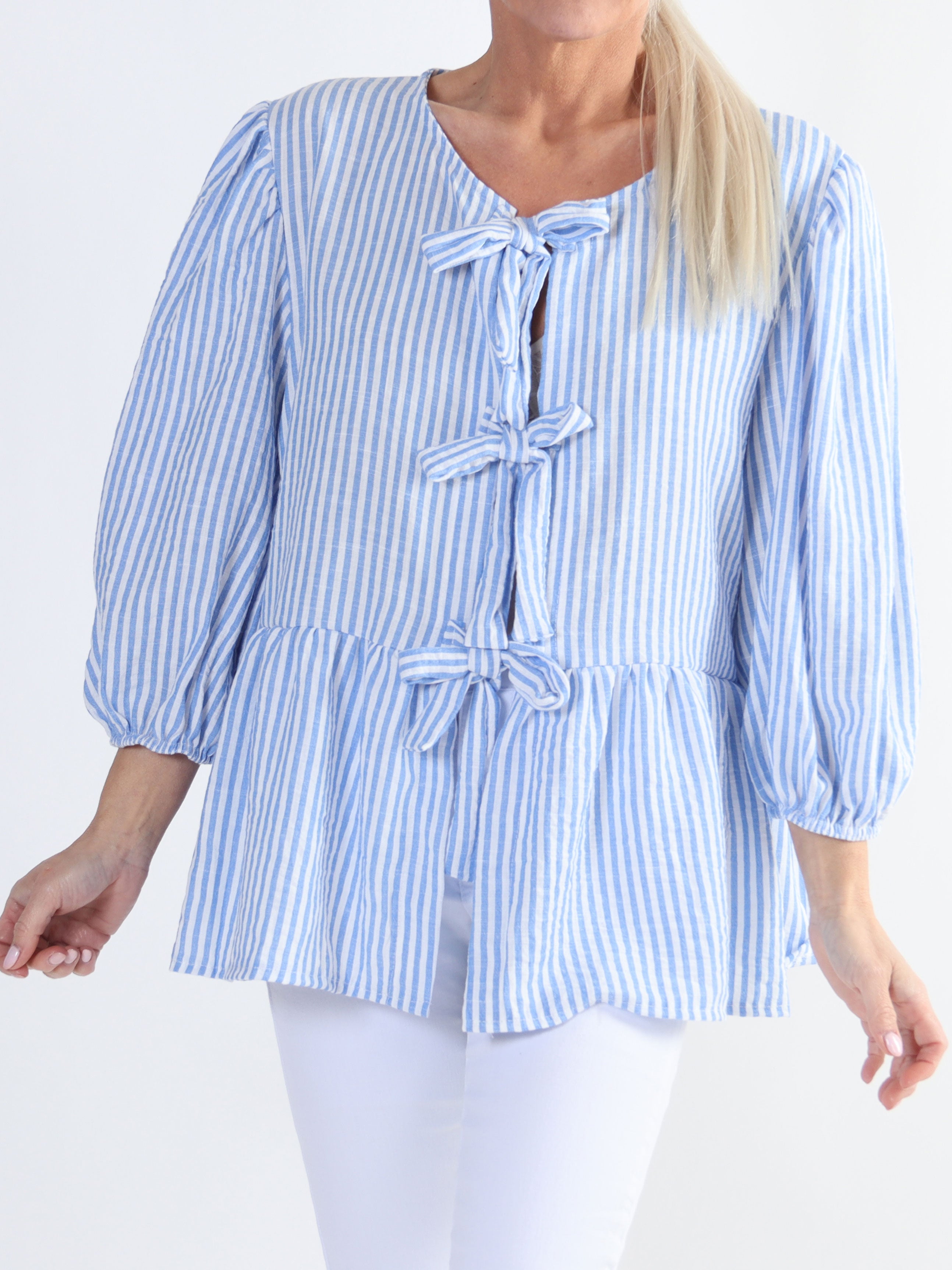 Andrea - Sød stribet tunika i bomuld med sløjfer og ballonærmer