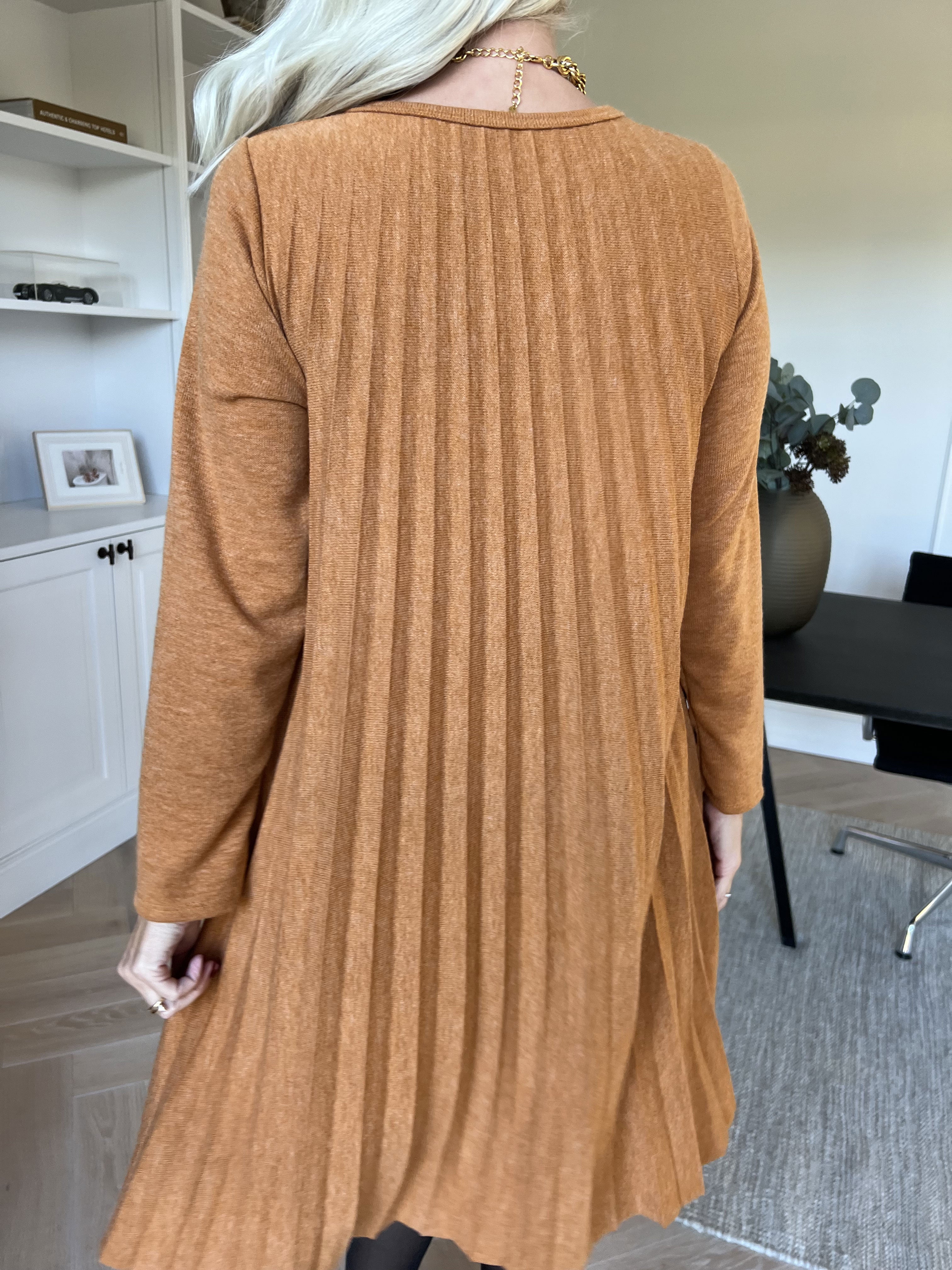 Anita - Blød plisseret kjole i viskose og uld