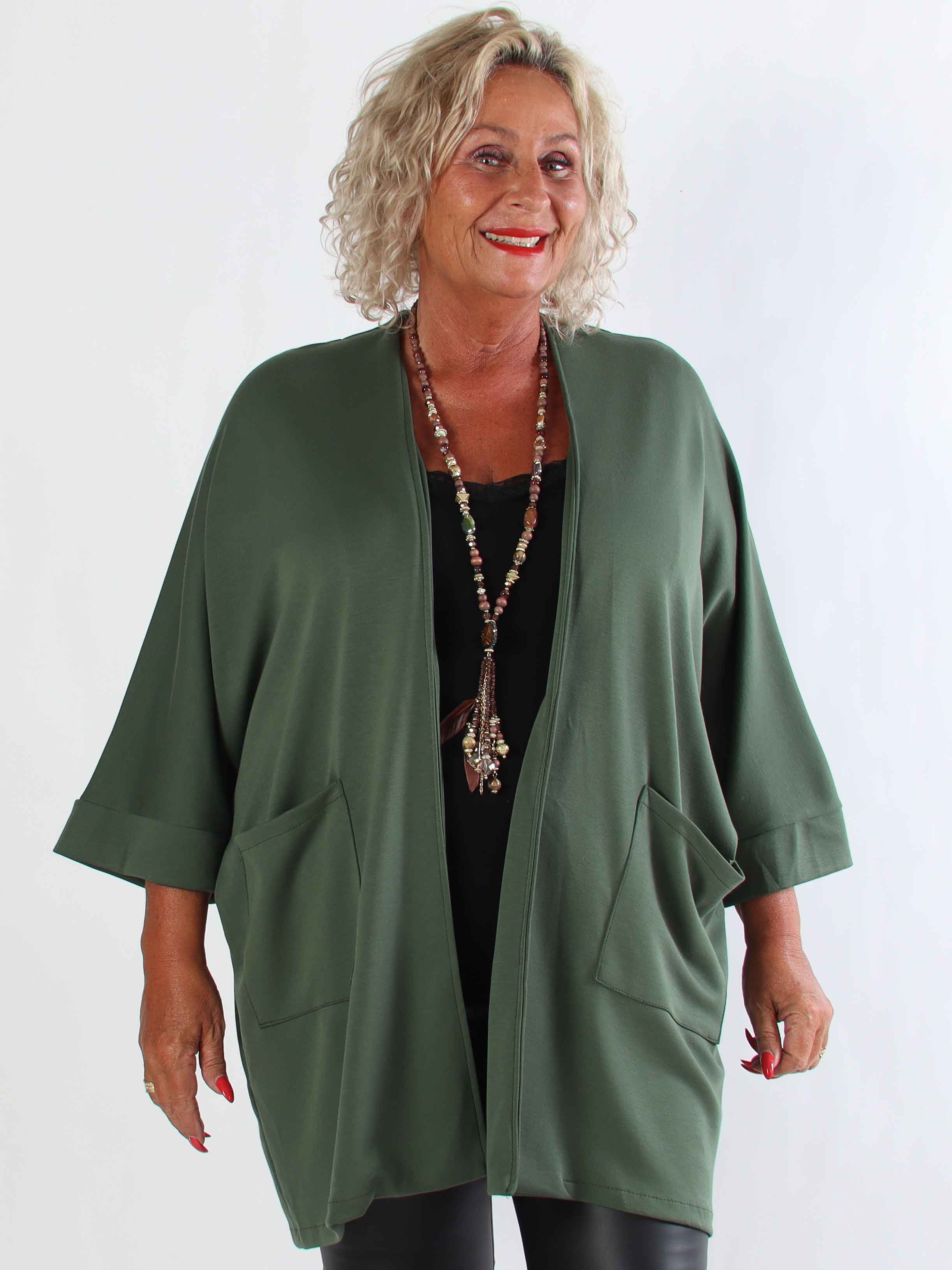 Annah Cardigan - Plus size blød cardigan med tydelige syninger og lommer