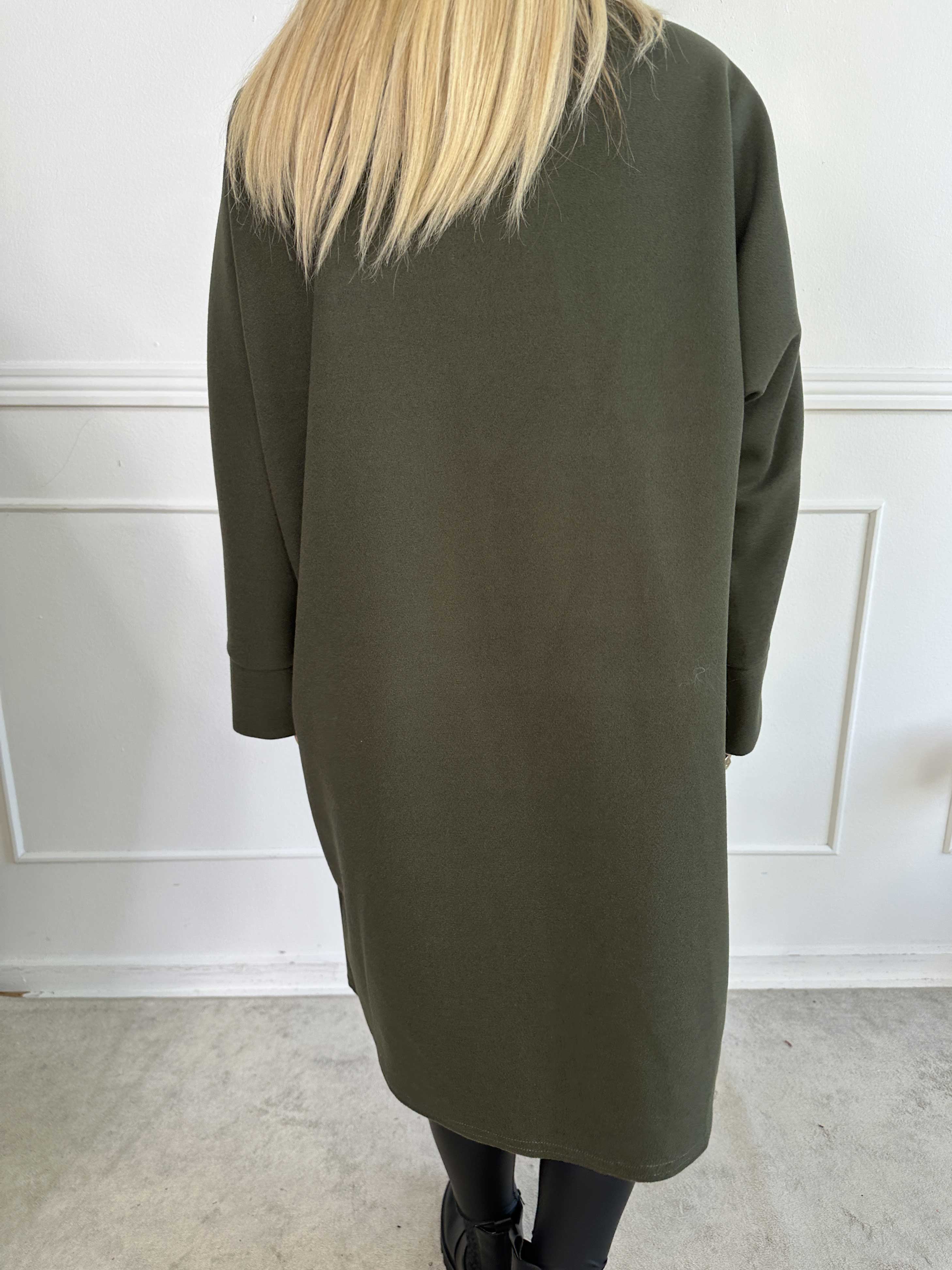 Annah Midi - Oversized frakke med tydelige syninger og lommer