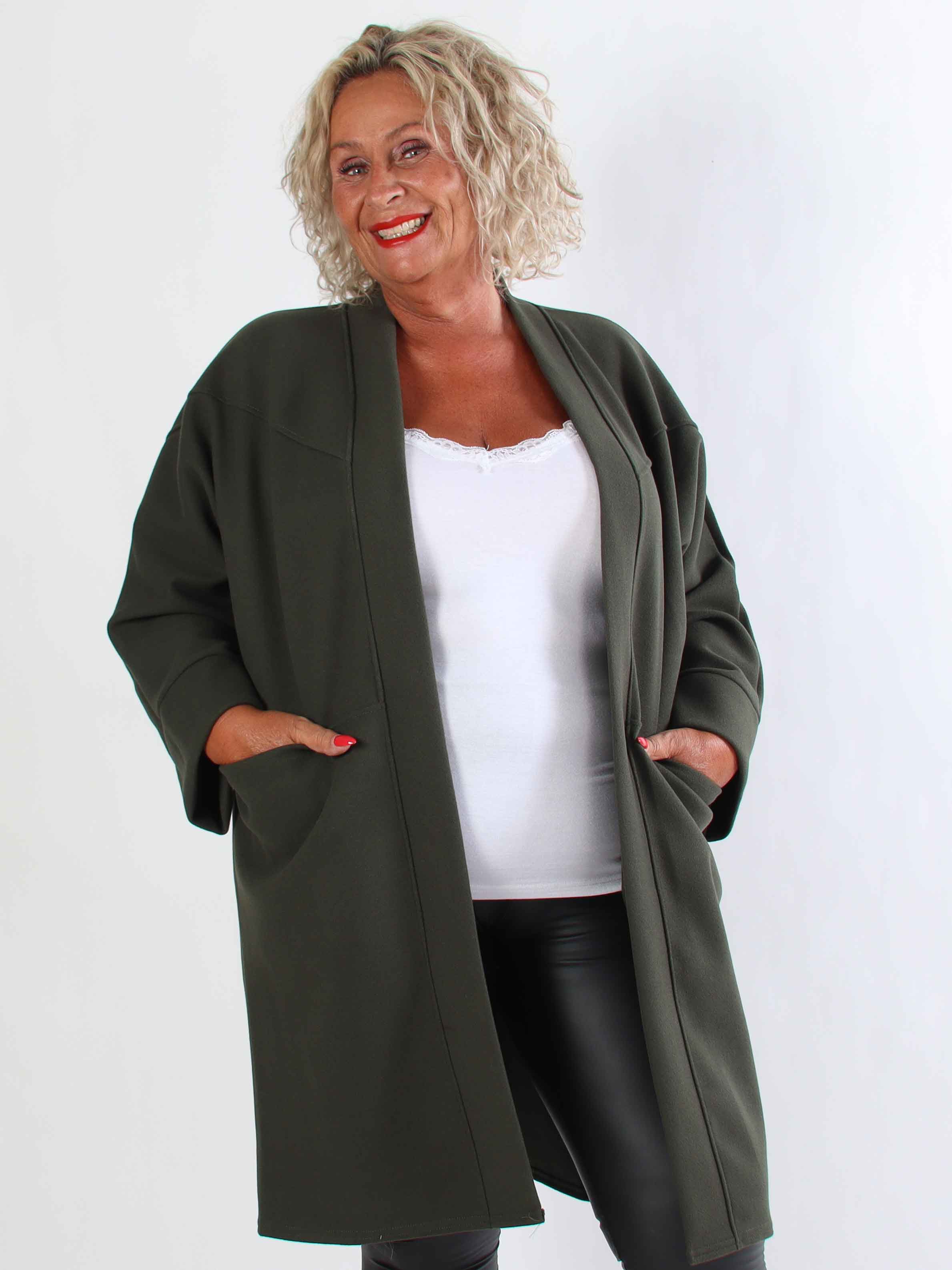 Annah Midi - Plus size frakke med tydelige syninger og lommer