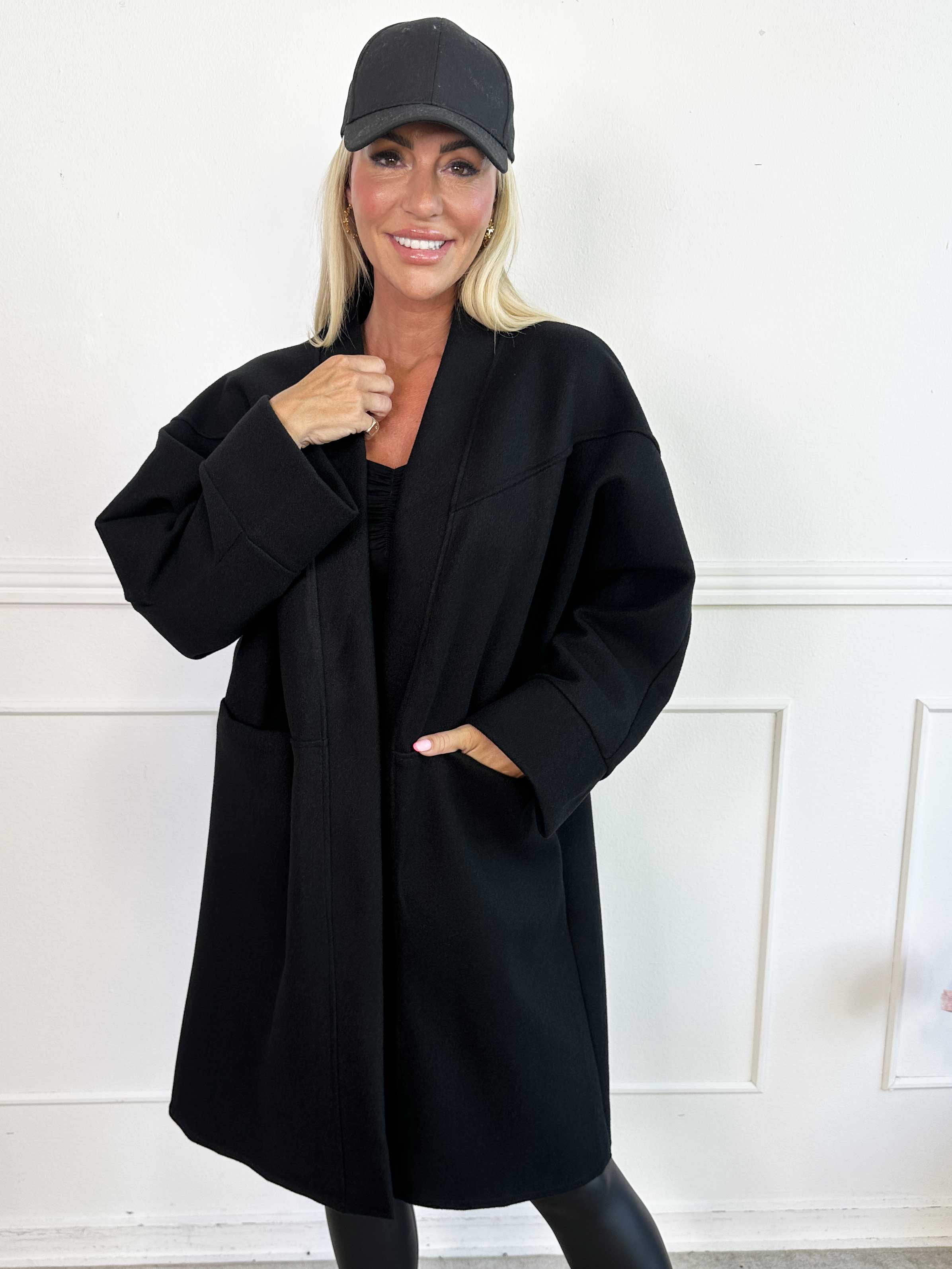 Annah Midi - Oversized frakke med tydelige syninger og lommer