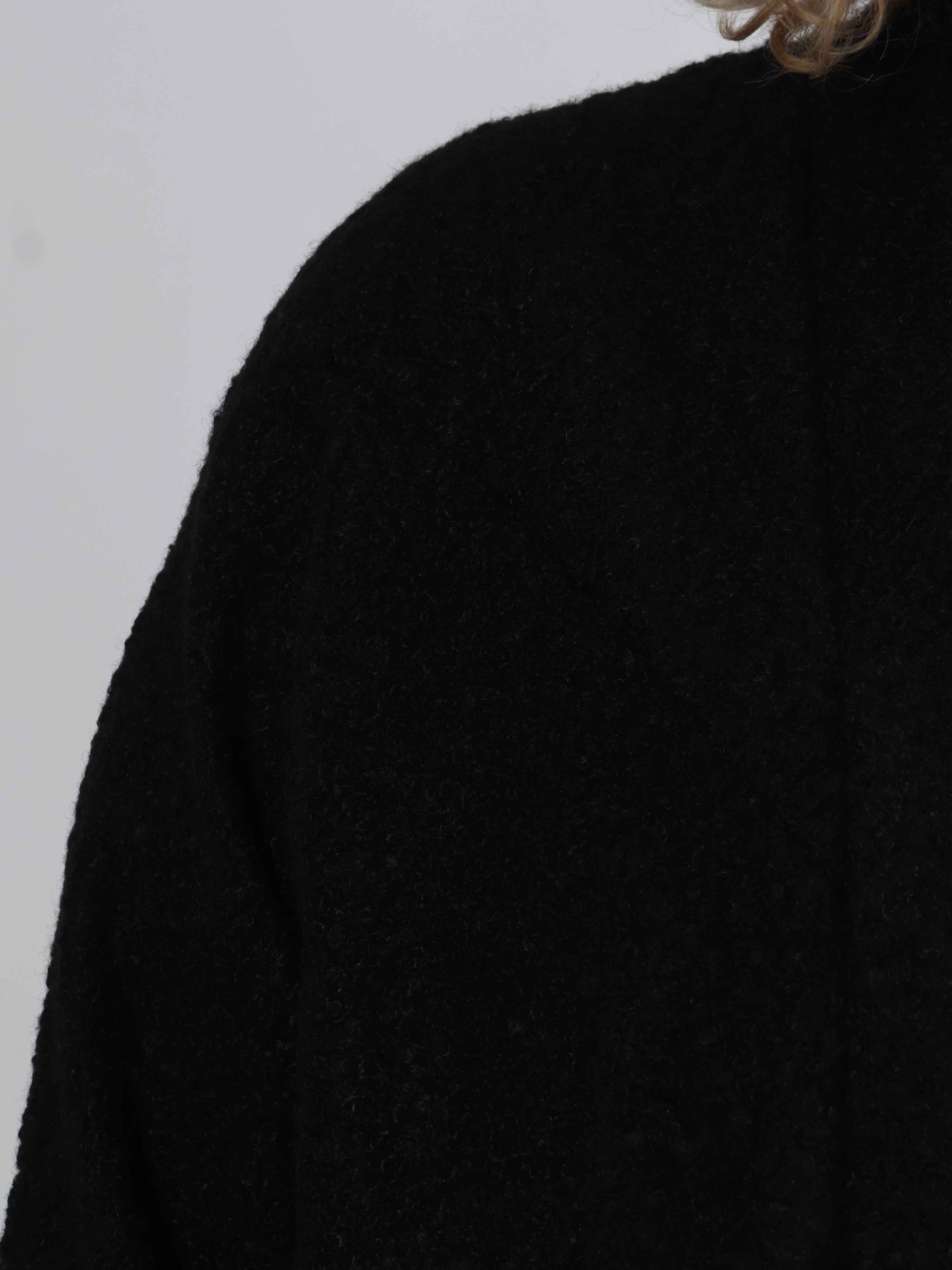 Annah Teddy - Plus size frakke i blødt teddy-stof med tydelige syninger og store lommer