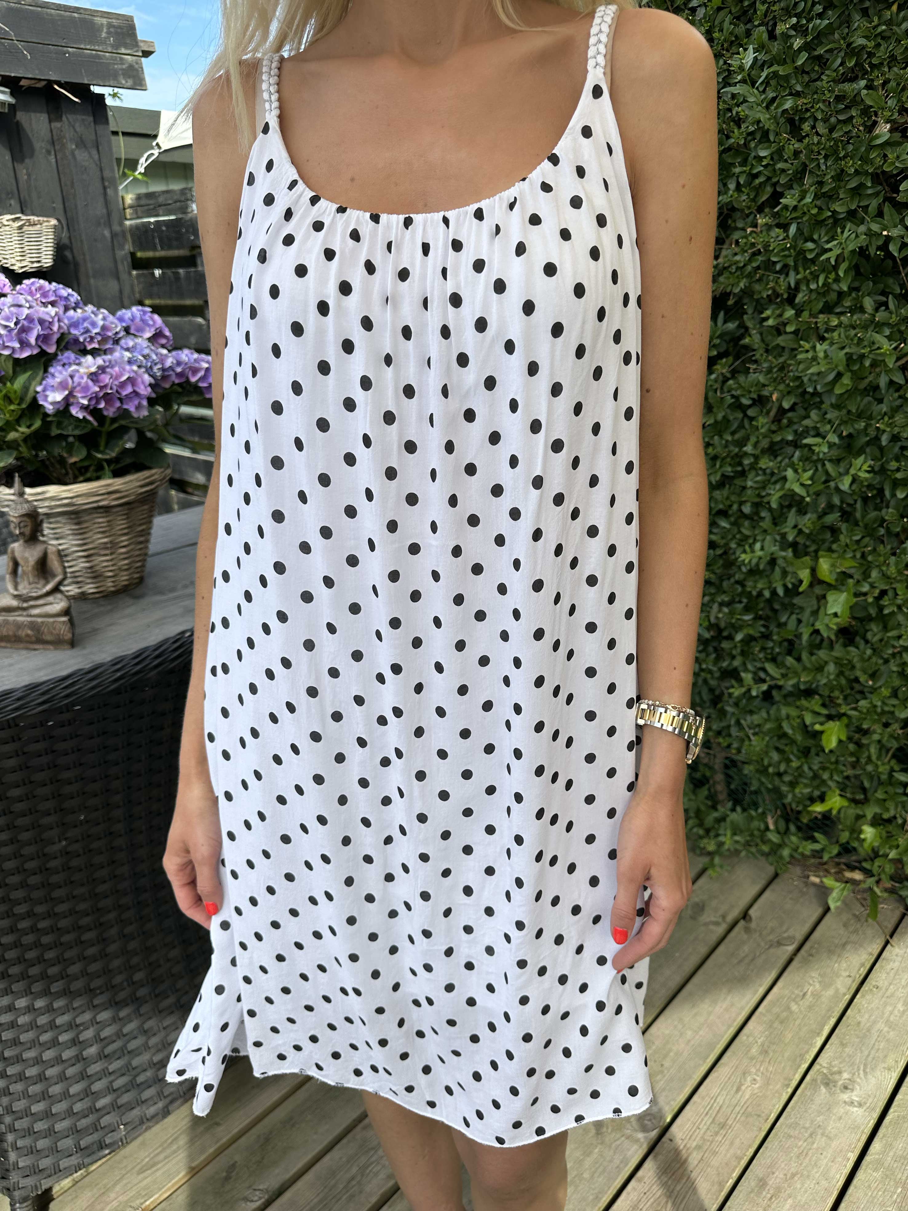 Annie Dot - Prikket kjole i viskose med flettet stropper