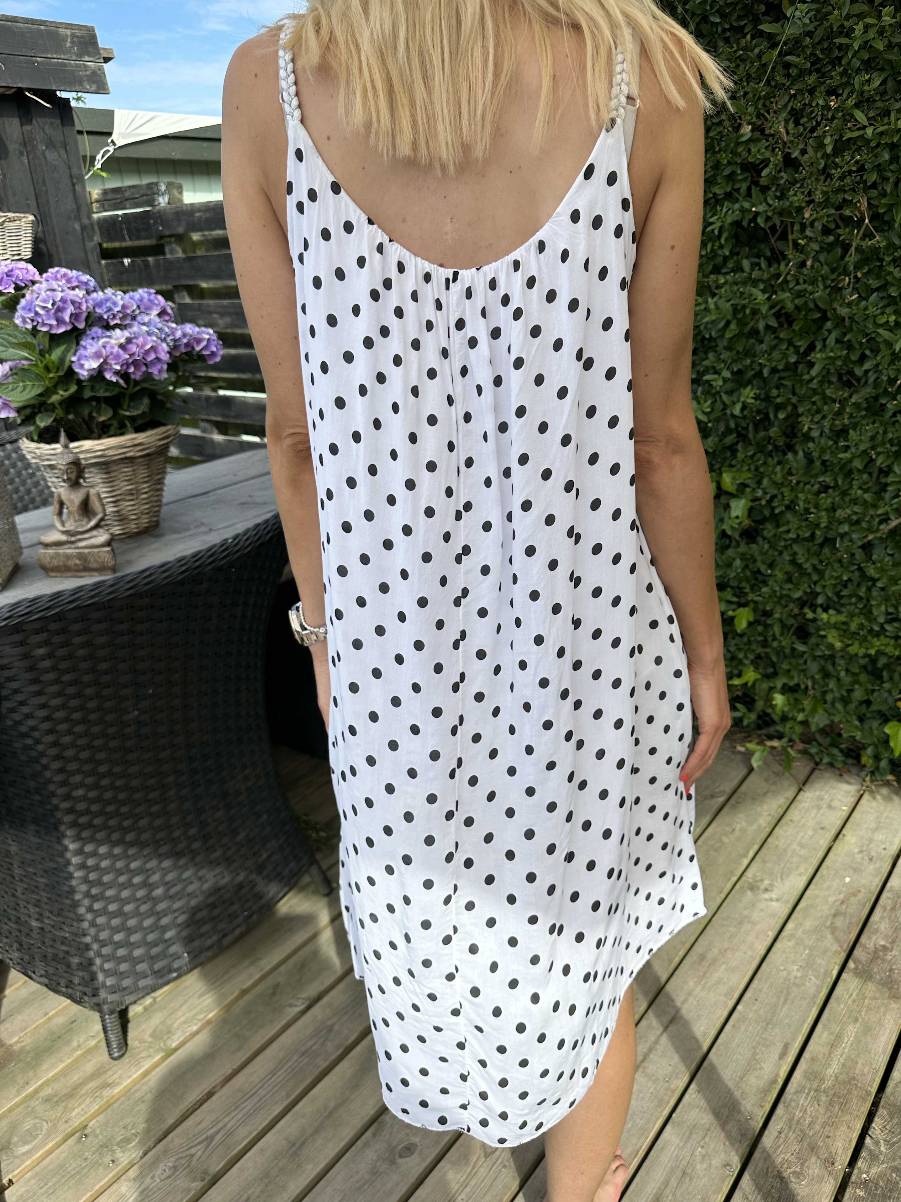 Annie Dot - Prikket kjole i viskose med flettet stropper