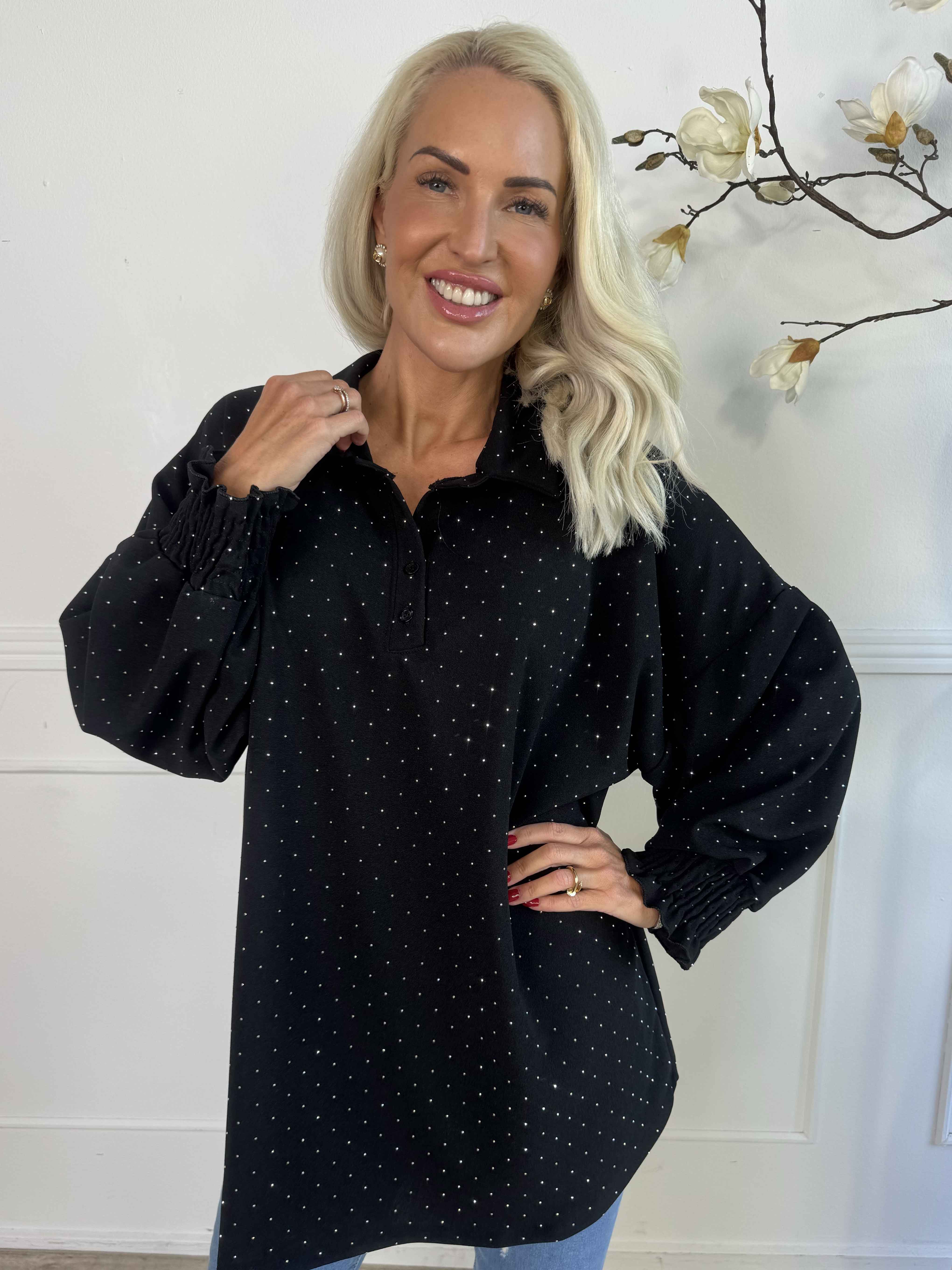 Aria - Tunika pyntet med similisten og smock ved ærmet