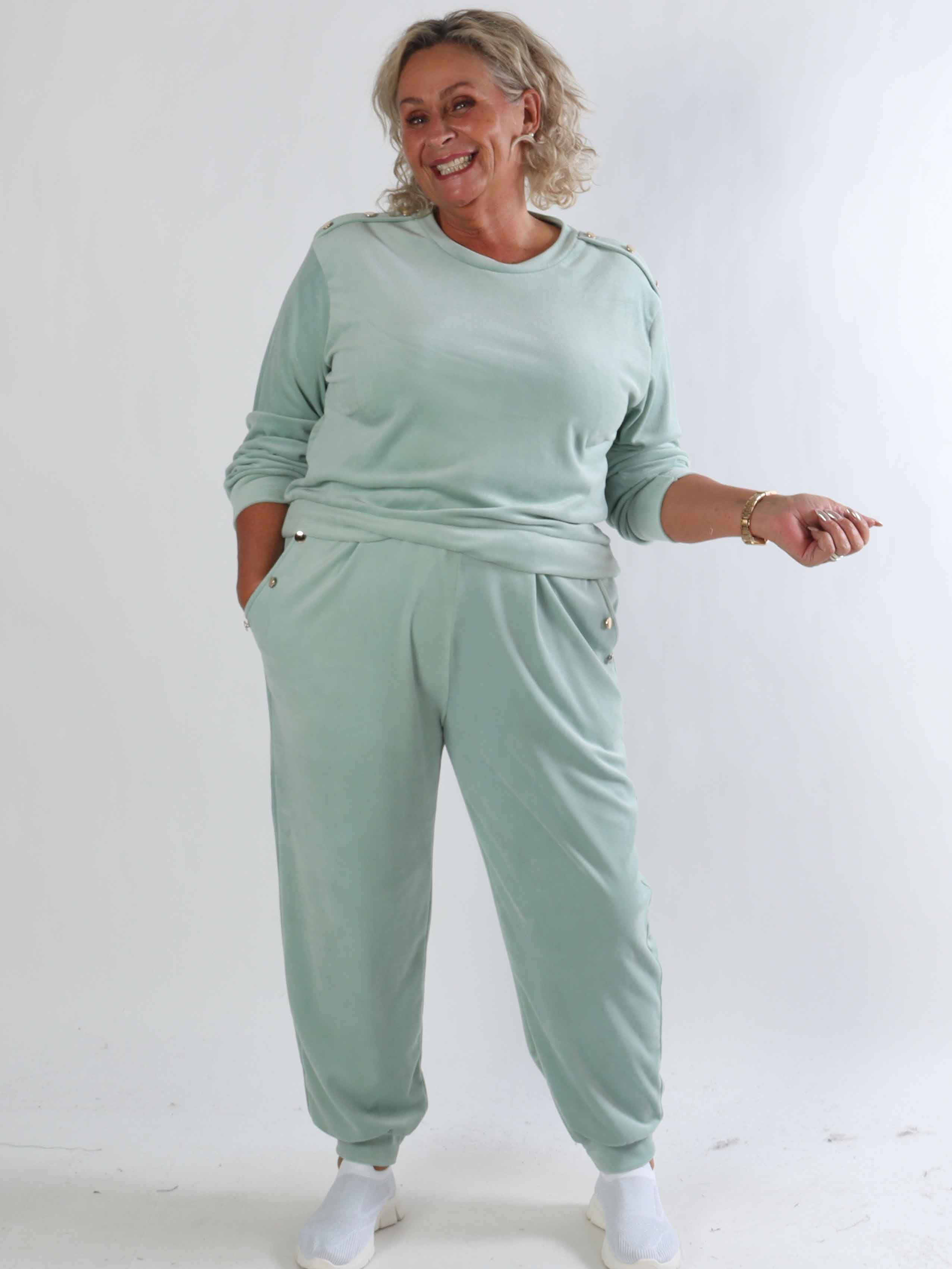 Arina - Blødt velour plus size joggingsæt med guld knapper