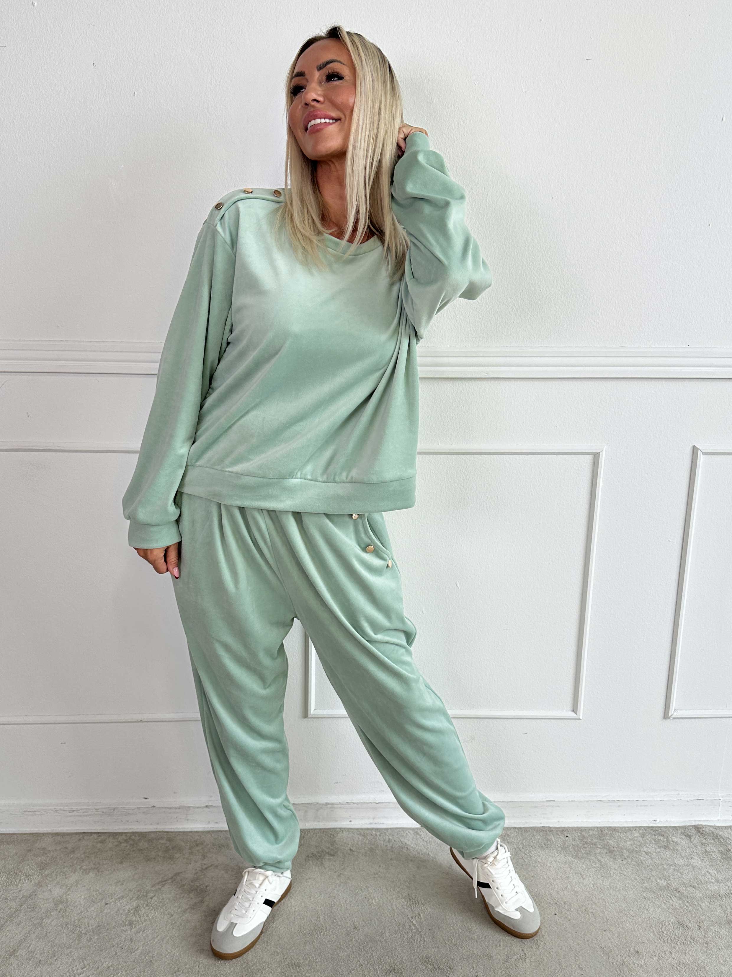 Arina - Blødt velour joggingsæt med guld knapper