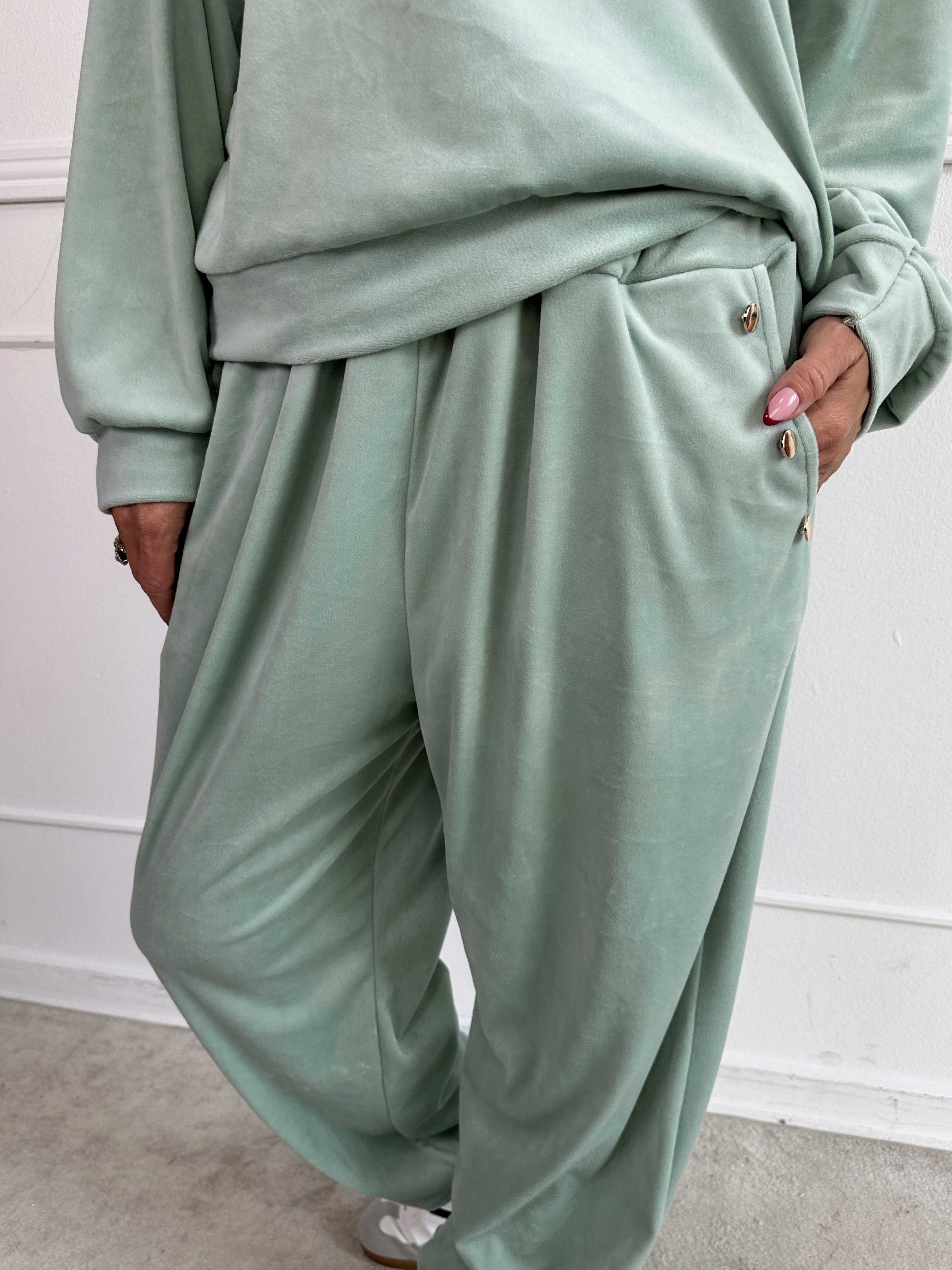 Arina - Blødt velour joggingsæt med guld knapper