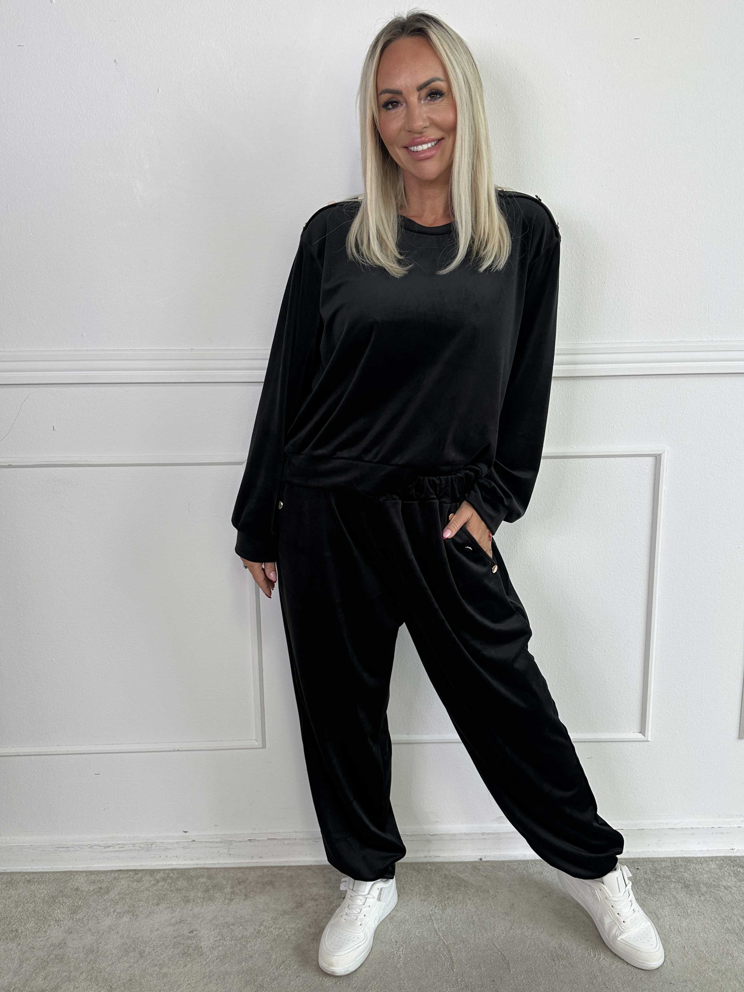 Arina - Blødt velour joggingsæt med guld knapper