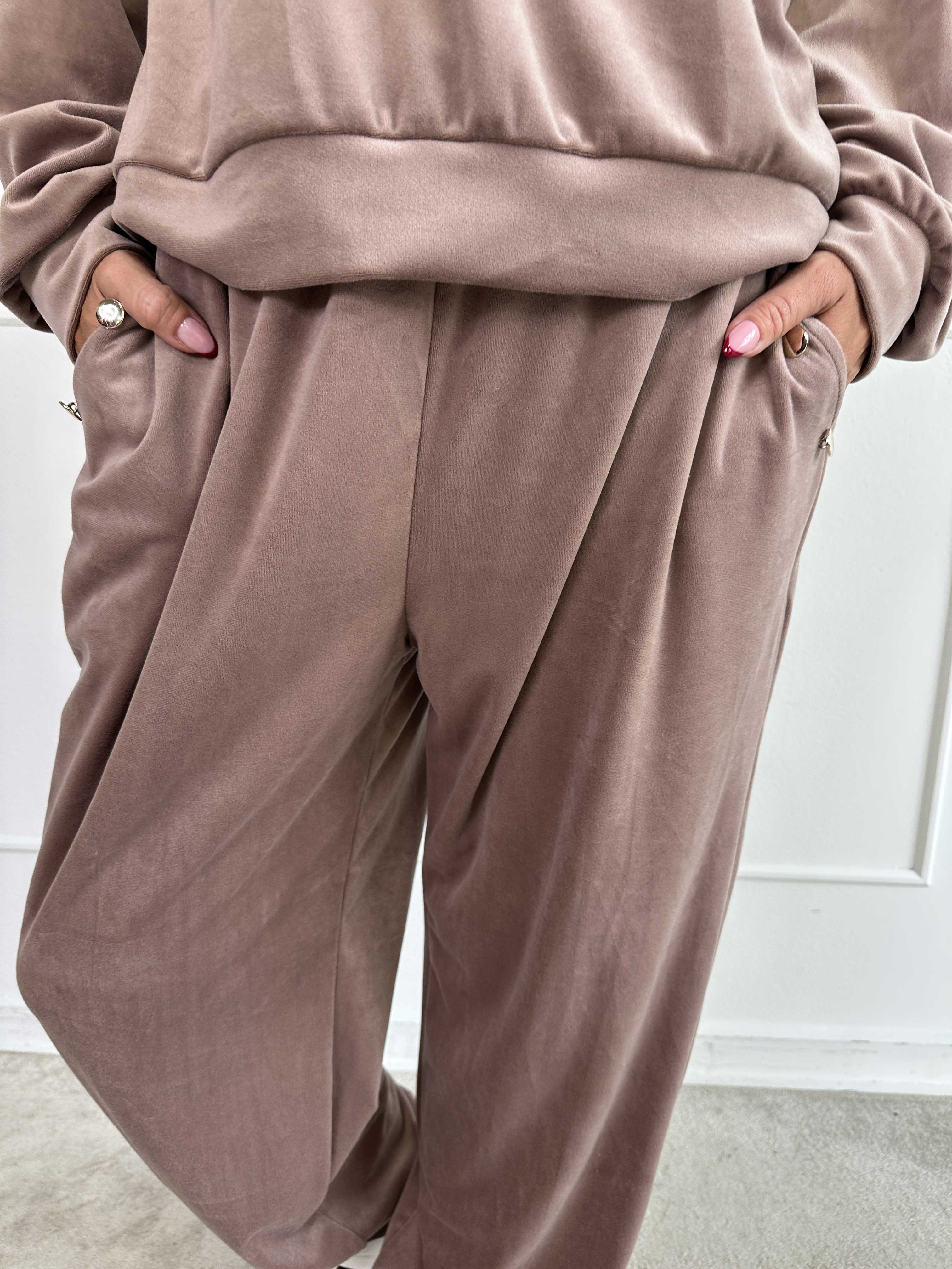 Arina - Blødt velour joggingsæt med guld knapper