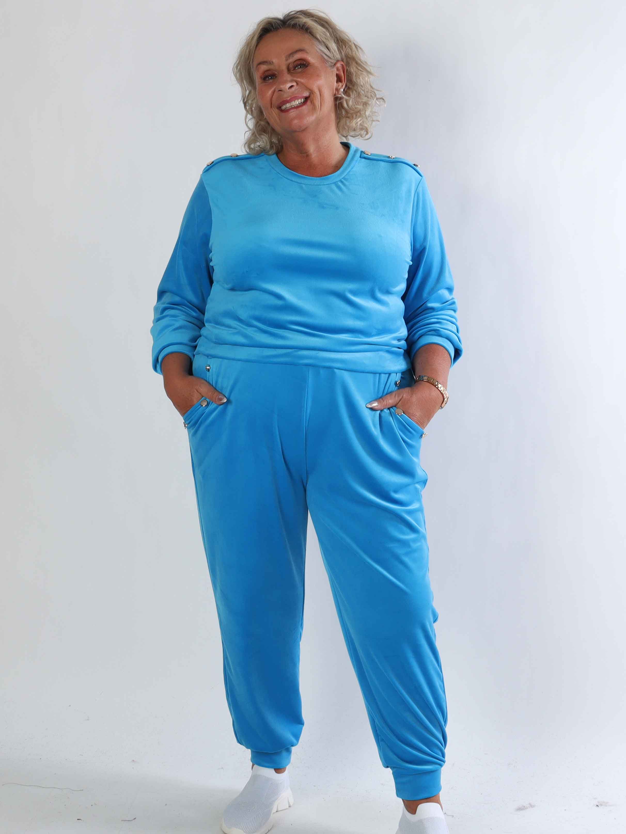 Arina - Blødt velour plus size joggingsæt med guld knapper