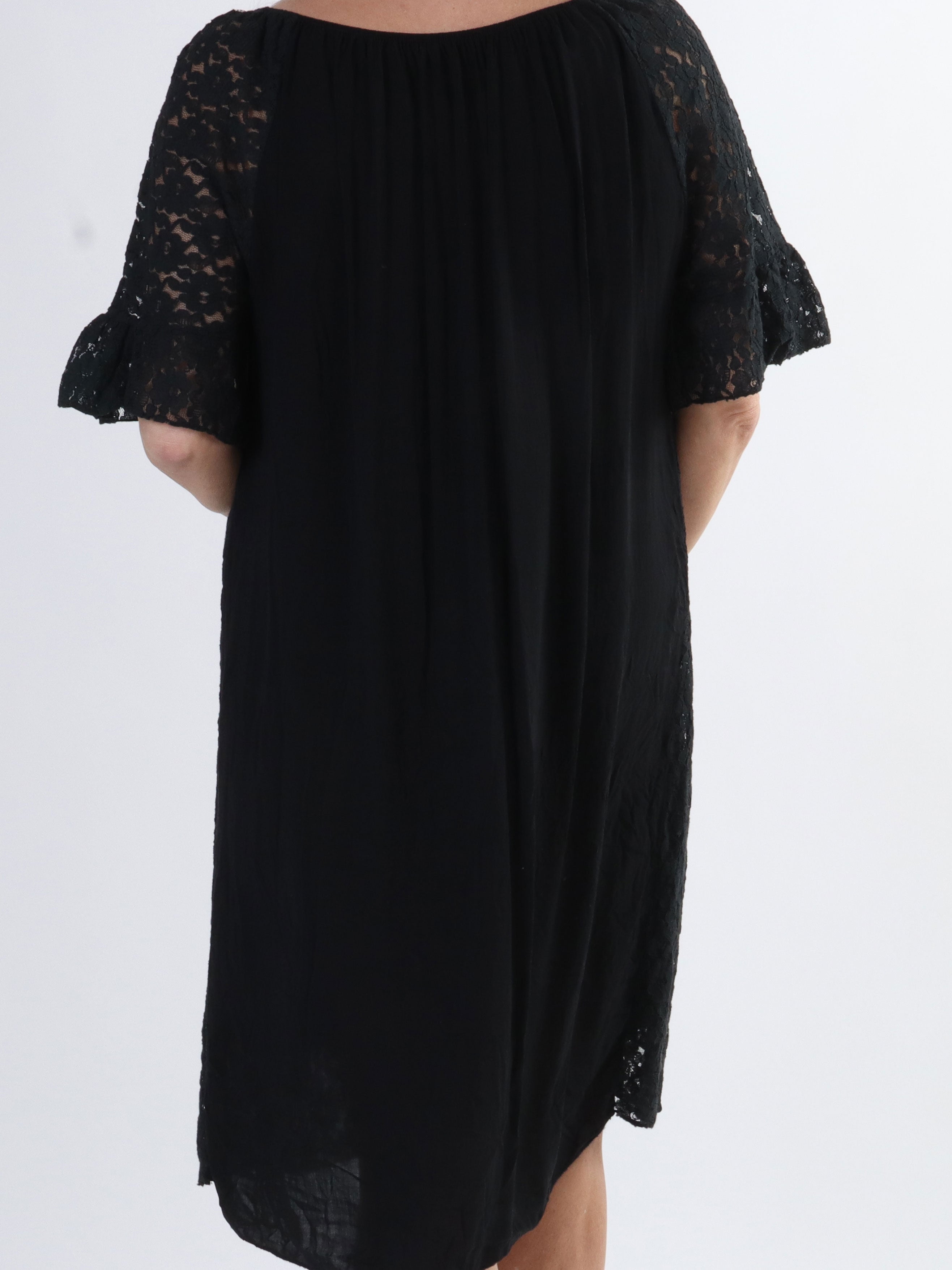 Arisha - Sød plus size blondekjole