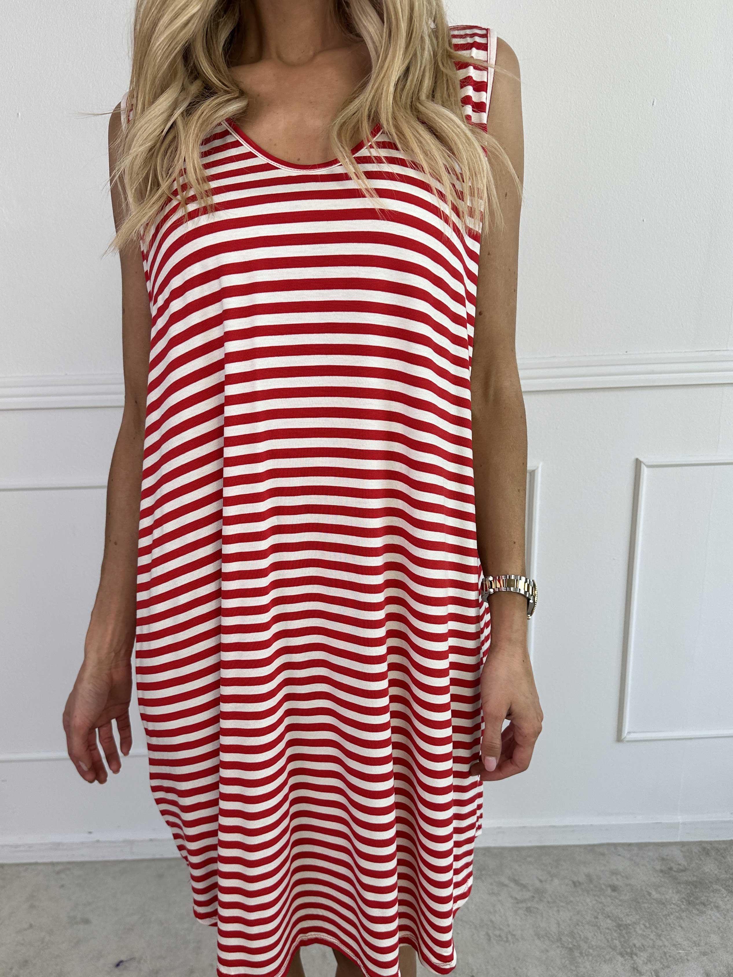 Arya - Blød stribet kjole i viskose