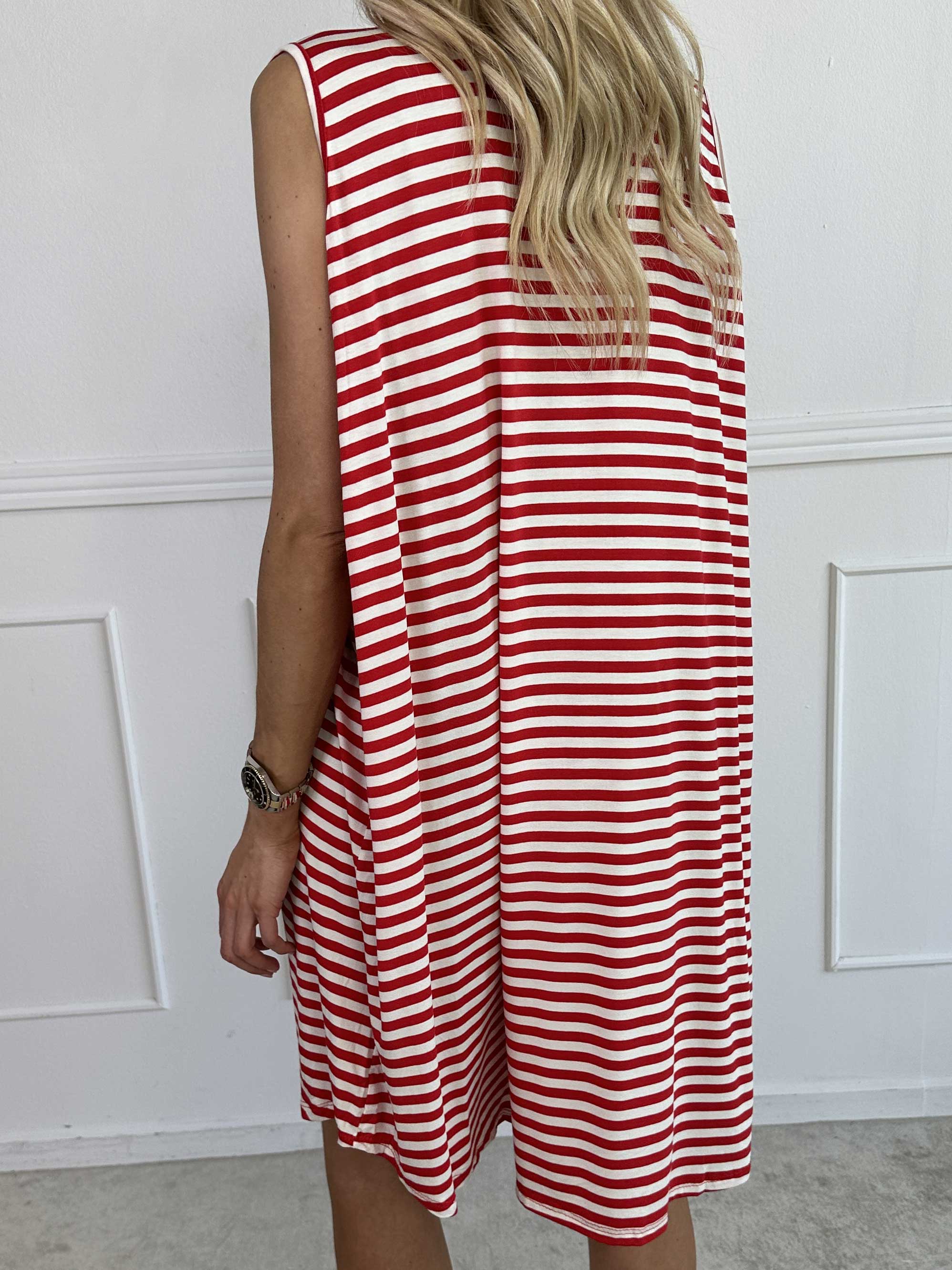 Arya - Blød stribet kjole i viskose