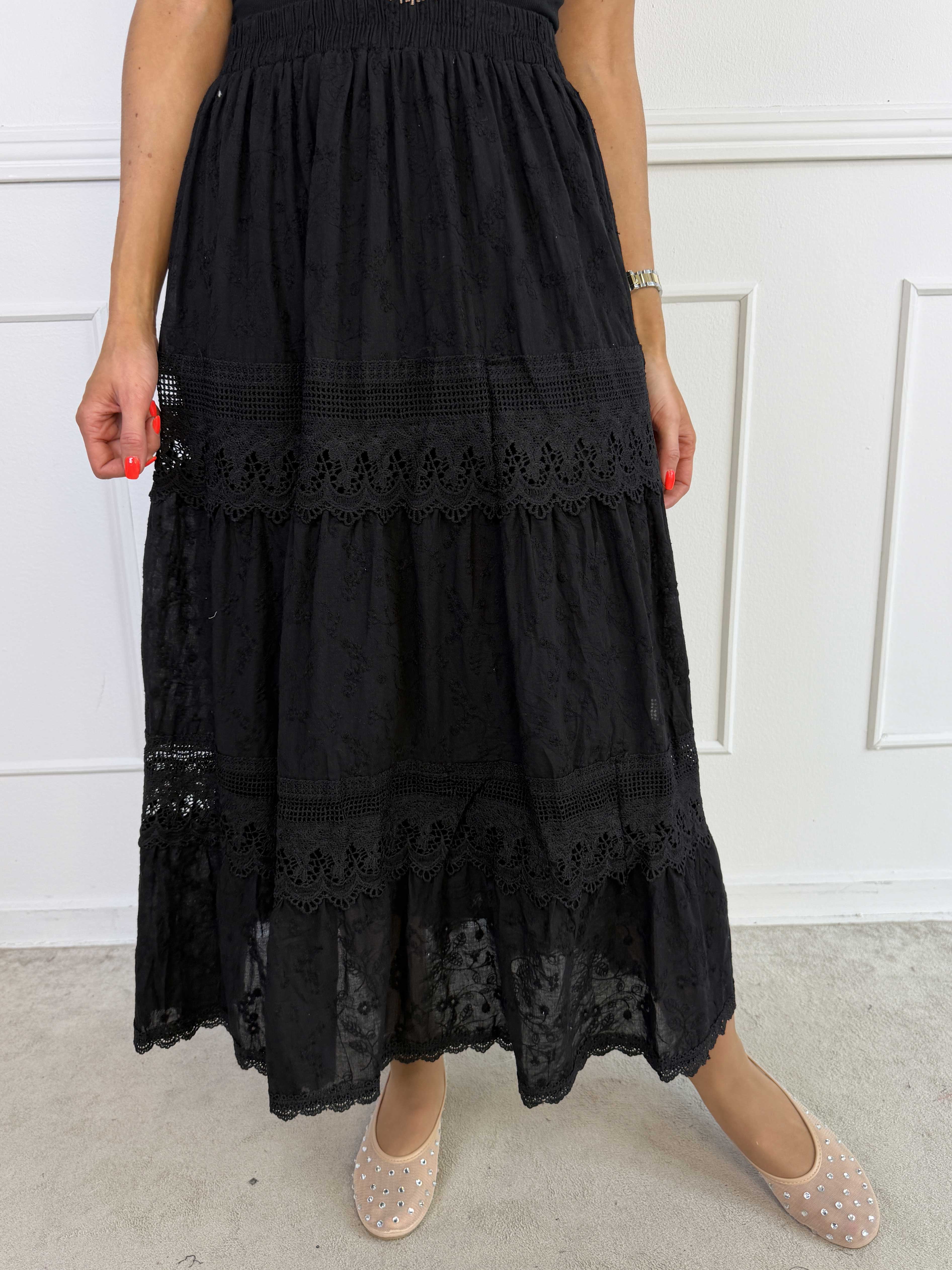 Aspen - Lang nederdel i blød bomuld med broderede detaljer