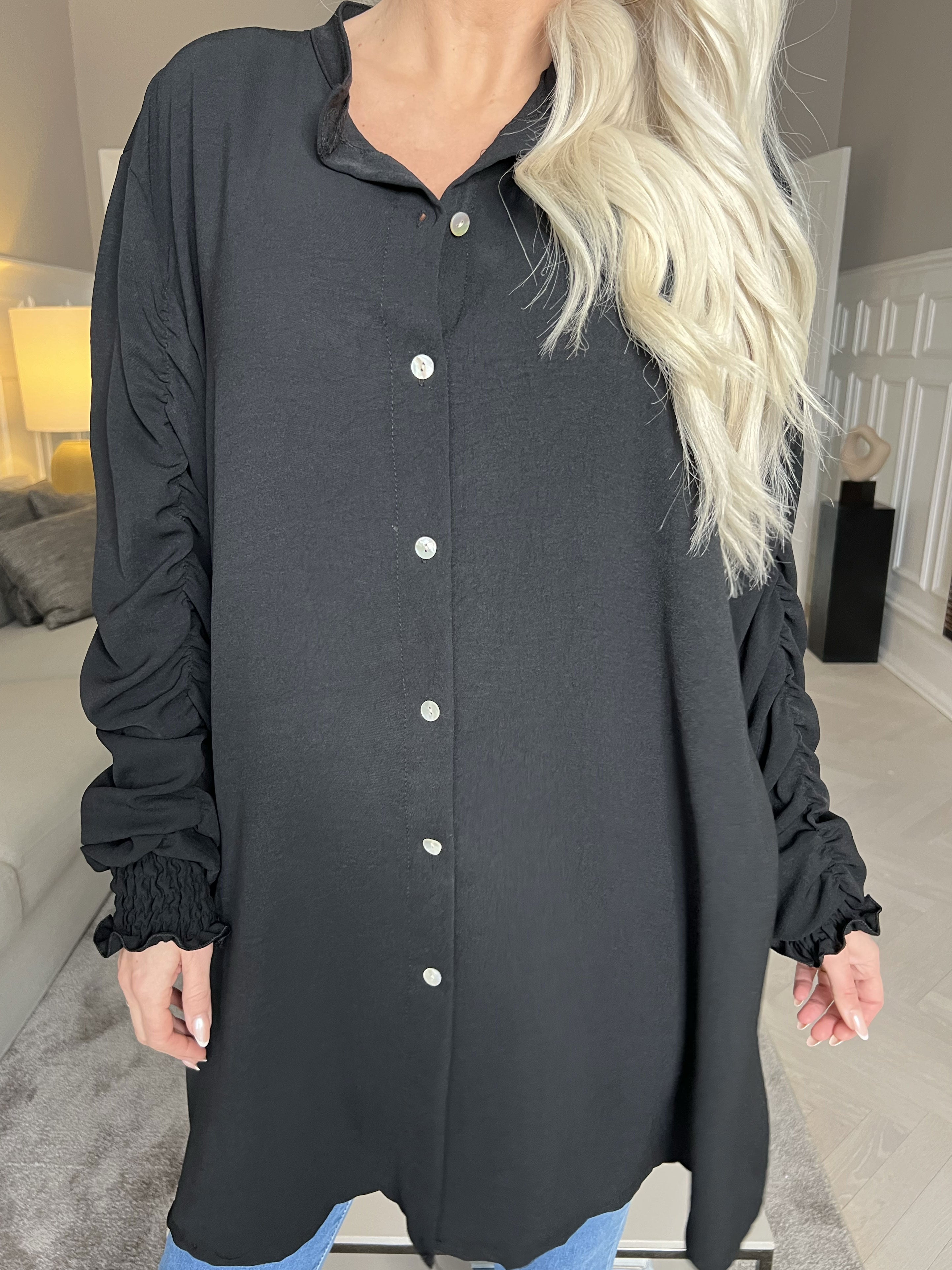 Athena - Lang skjorte med rynk på ærmerne