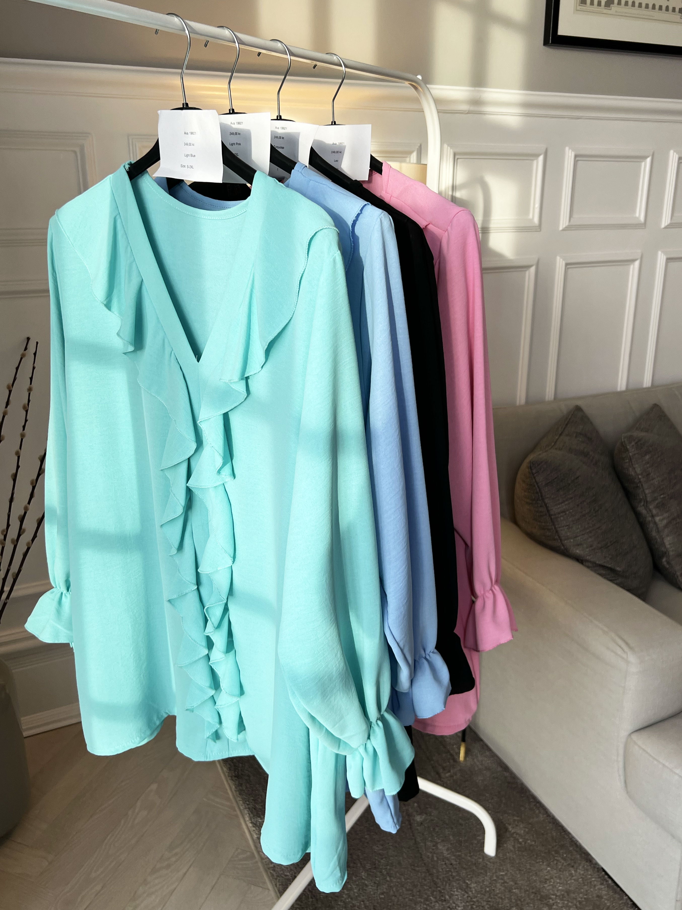 Ava - Sød tunika med flæser