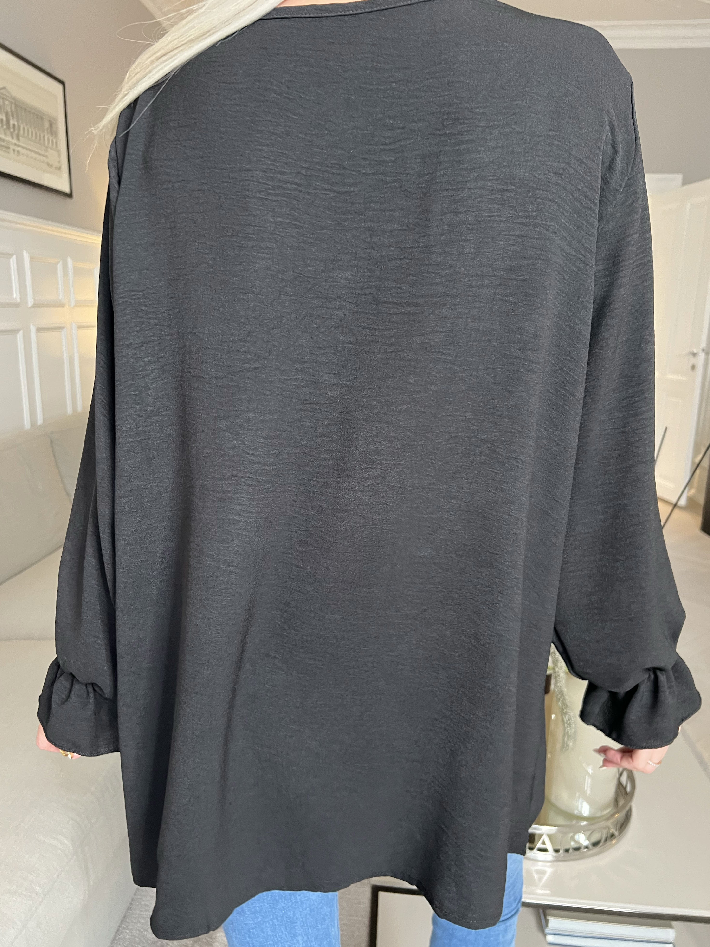 Ava - Sød tunika med flæser