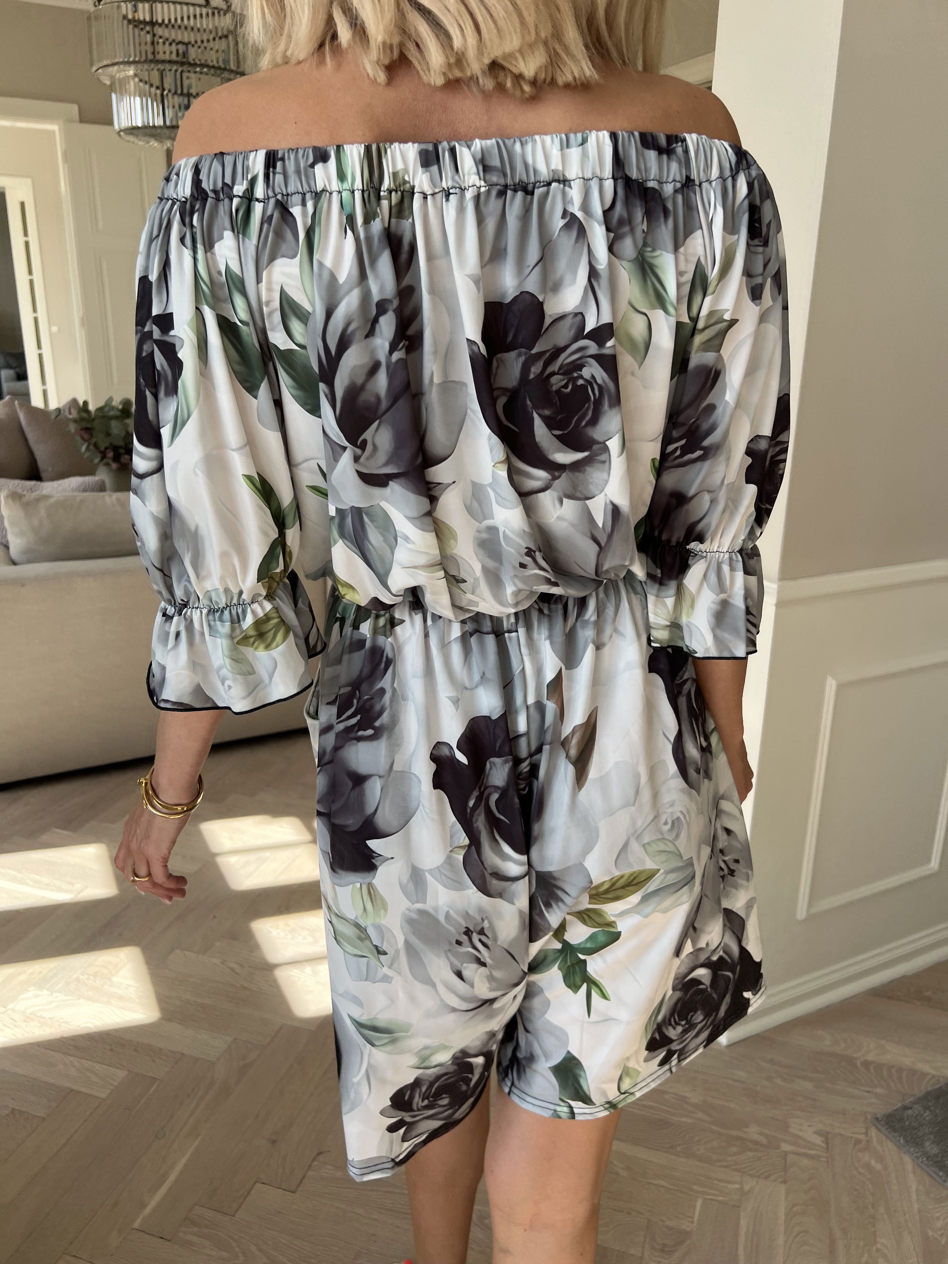 Ayla Playsuit - Elastisk blomstret buksedragt