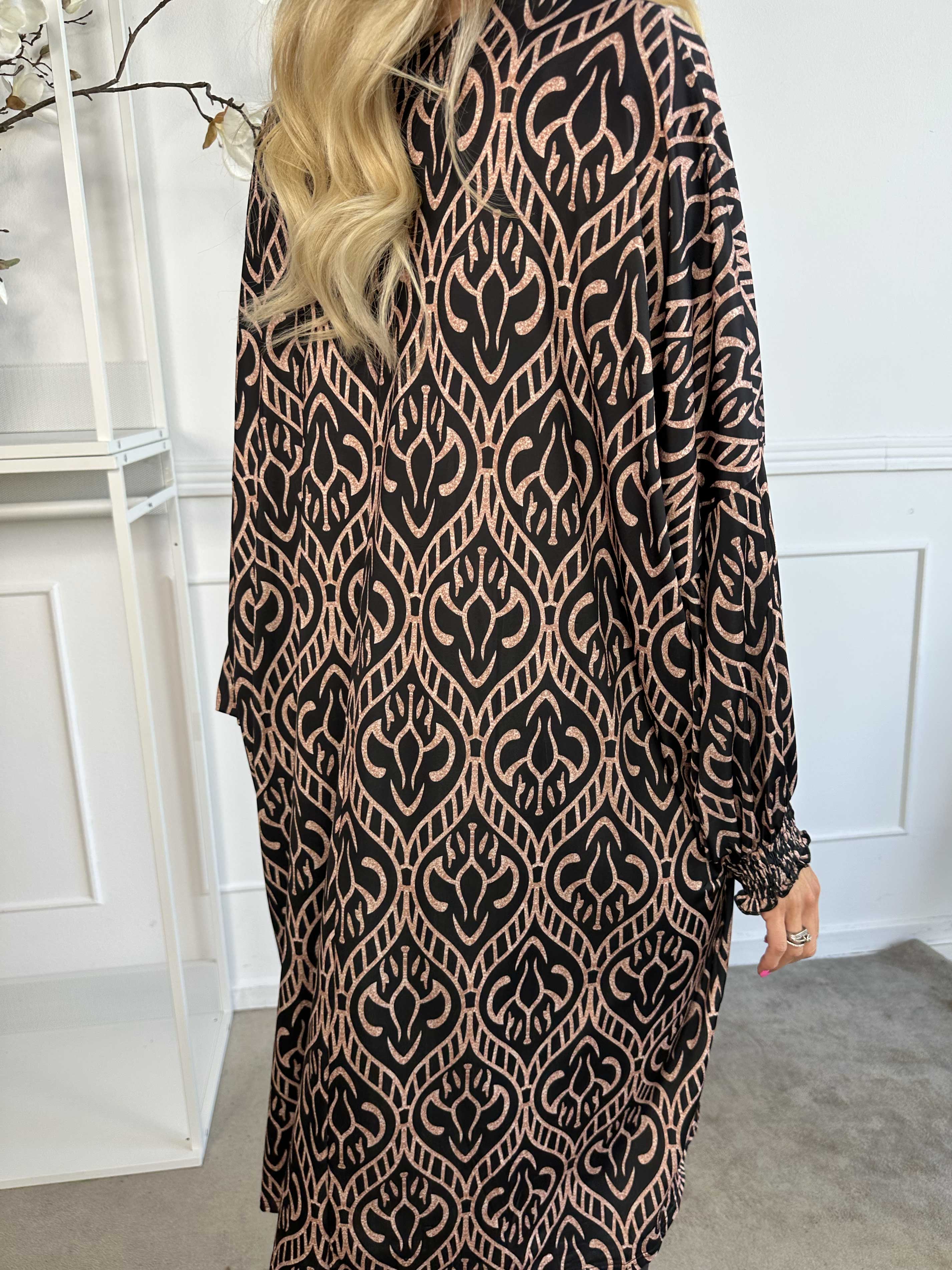 Azmina Boho L/S - Elastisk tunikakjole i loose fit