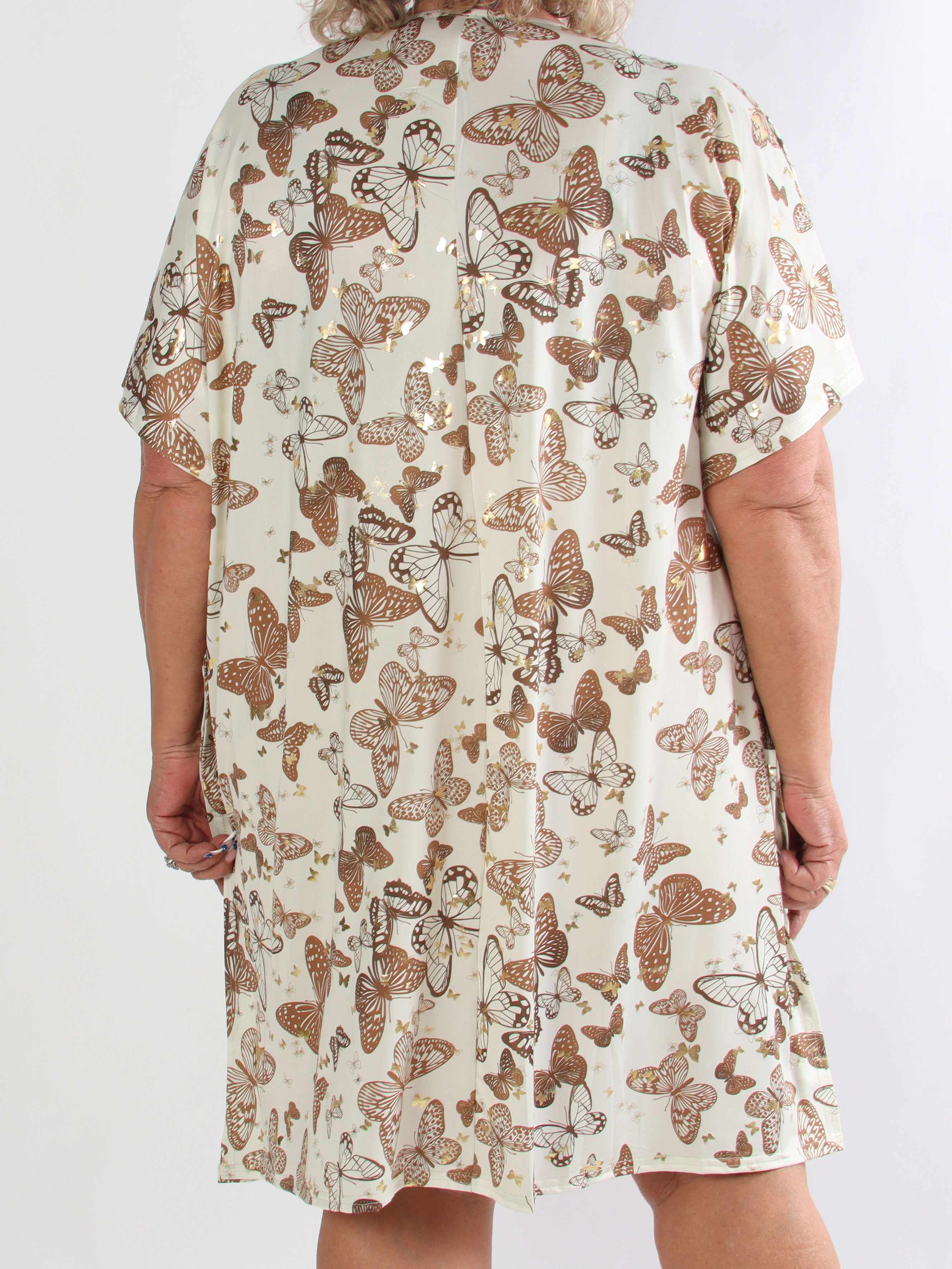 Reem Butterfly - Elastisk plus size kjole med sommerfugleprint og v-udskæring