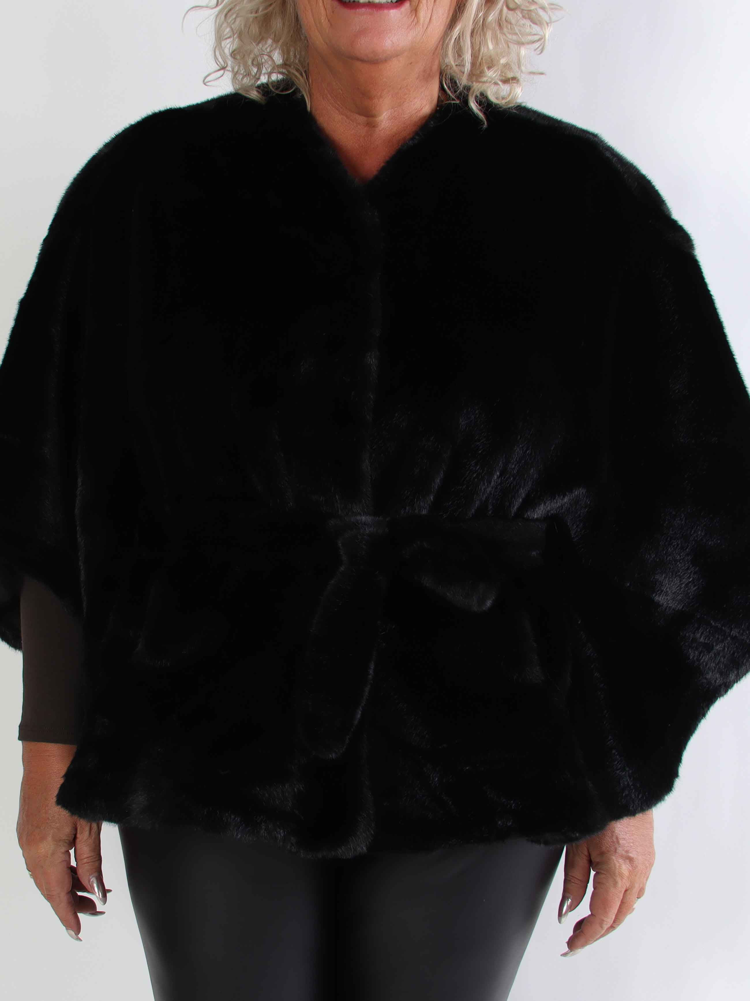 Barbara - Kort blød plus size faux fur kappe / jakke
