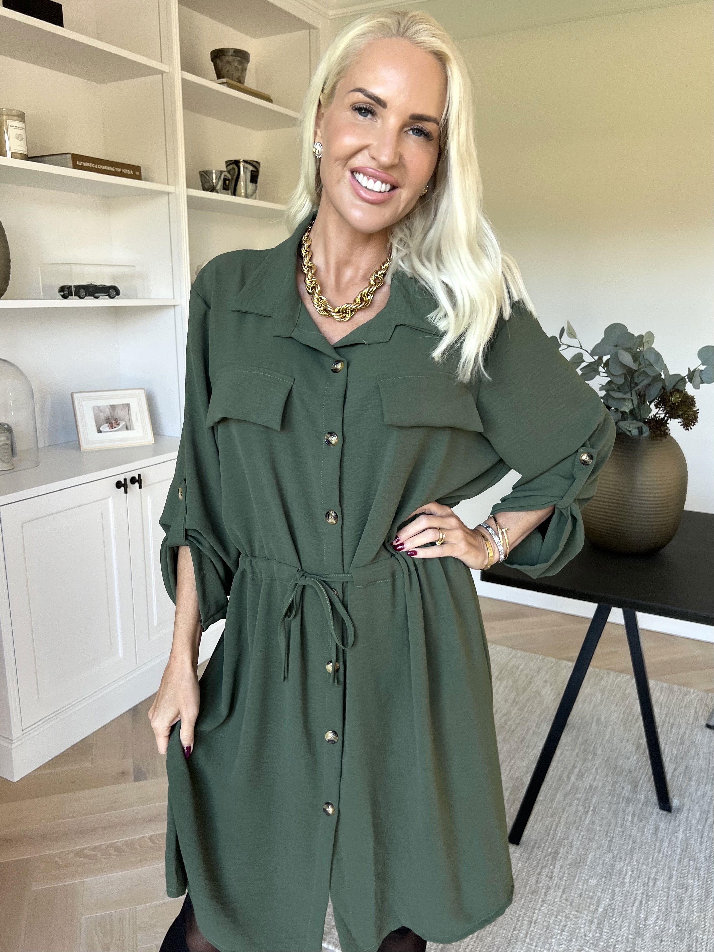 Baretta - Sød skjortekjole med bindebånd i taljen