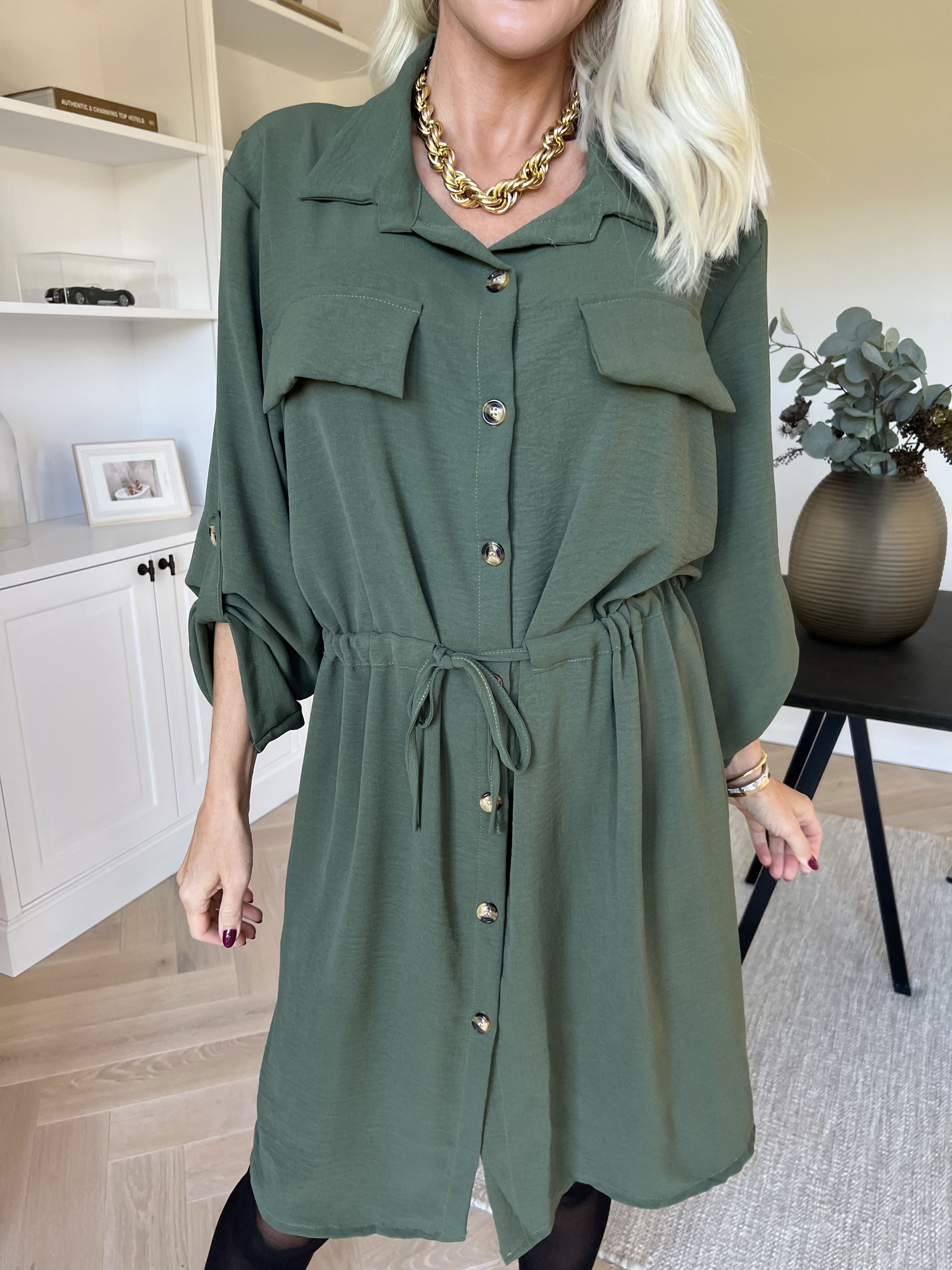 Baretta - Sød skjortekjole med bindebånd i taljen