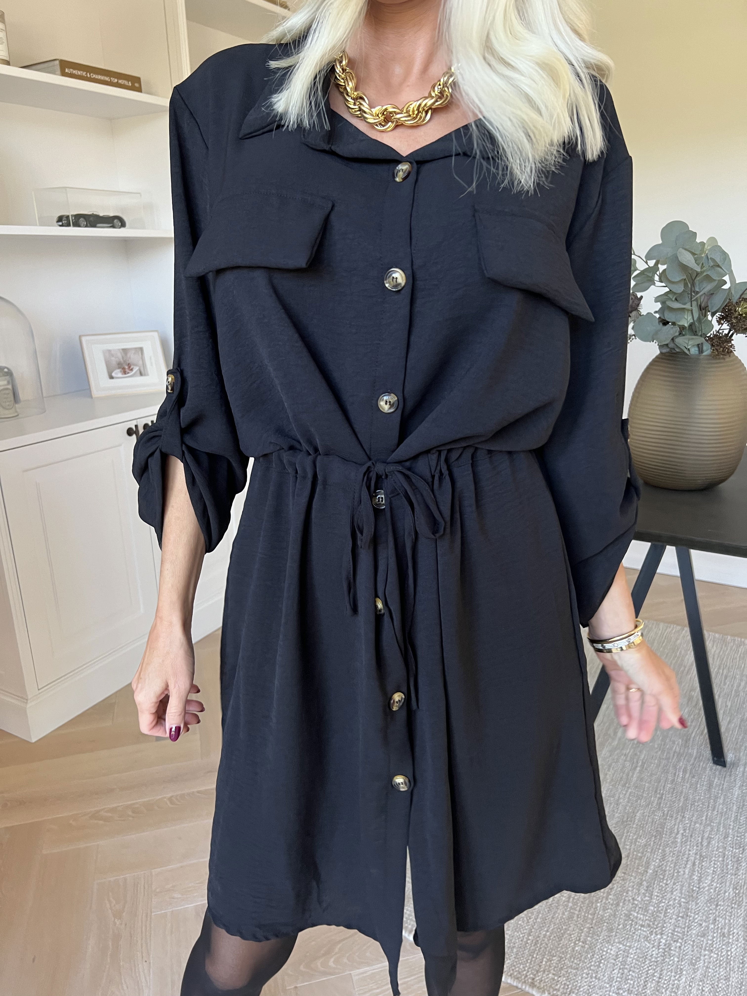 Baretta - Sød skjortekjole med bindebånd i taljen