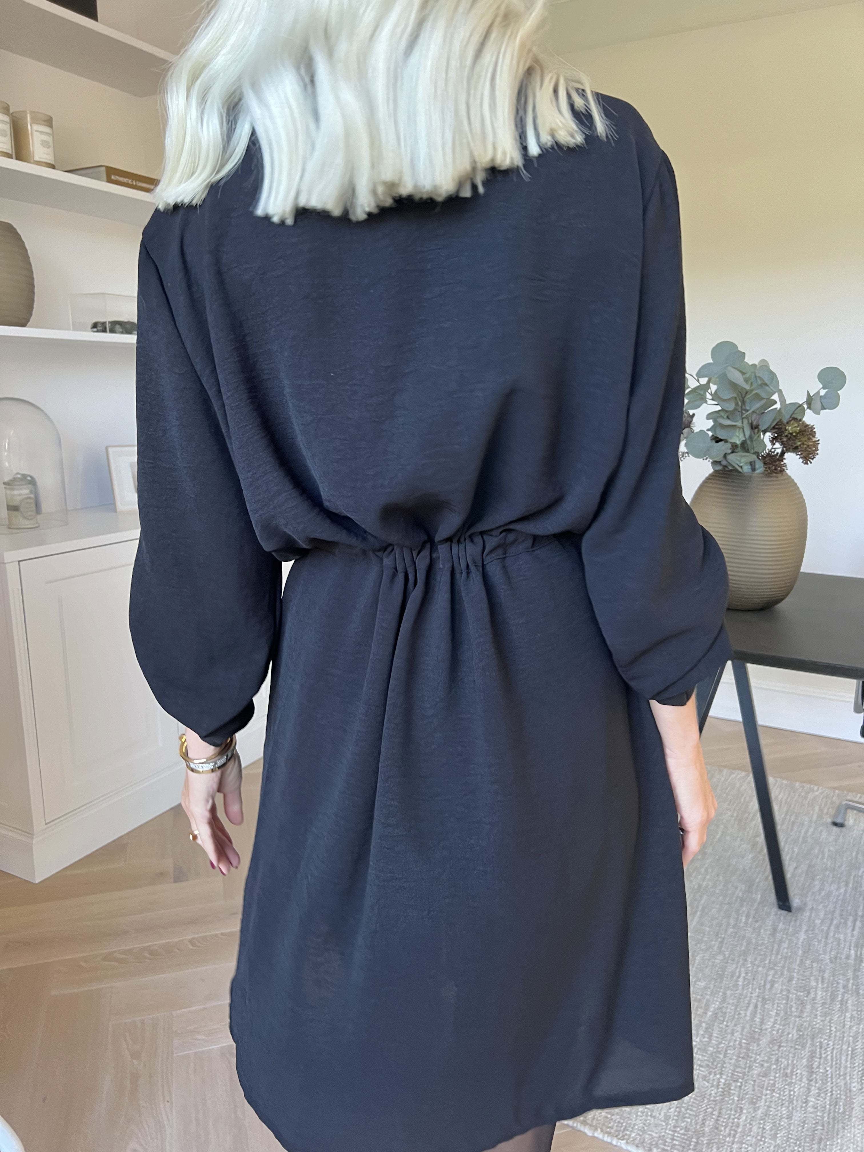 Baretta - Sød skjortekjole med bindebånd i taljen