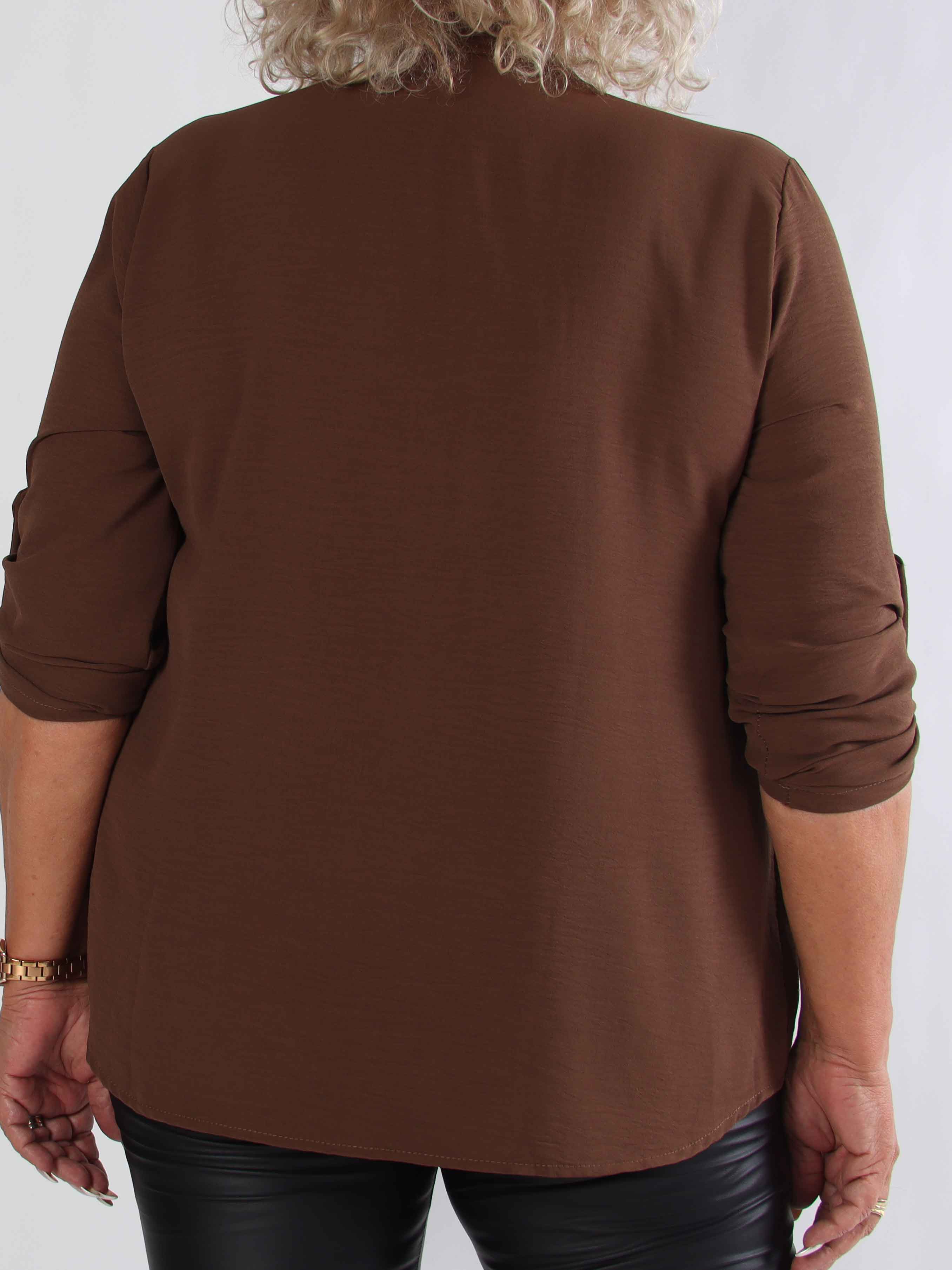 Bekka - Plus size skjorte i viskose med guld knapper og broche