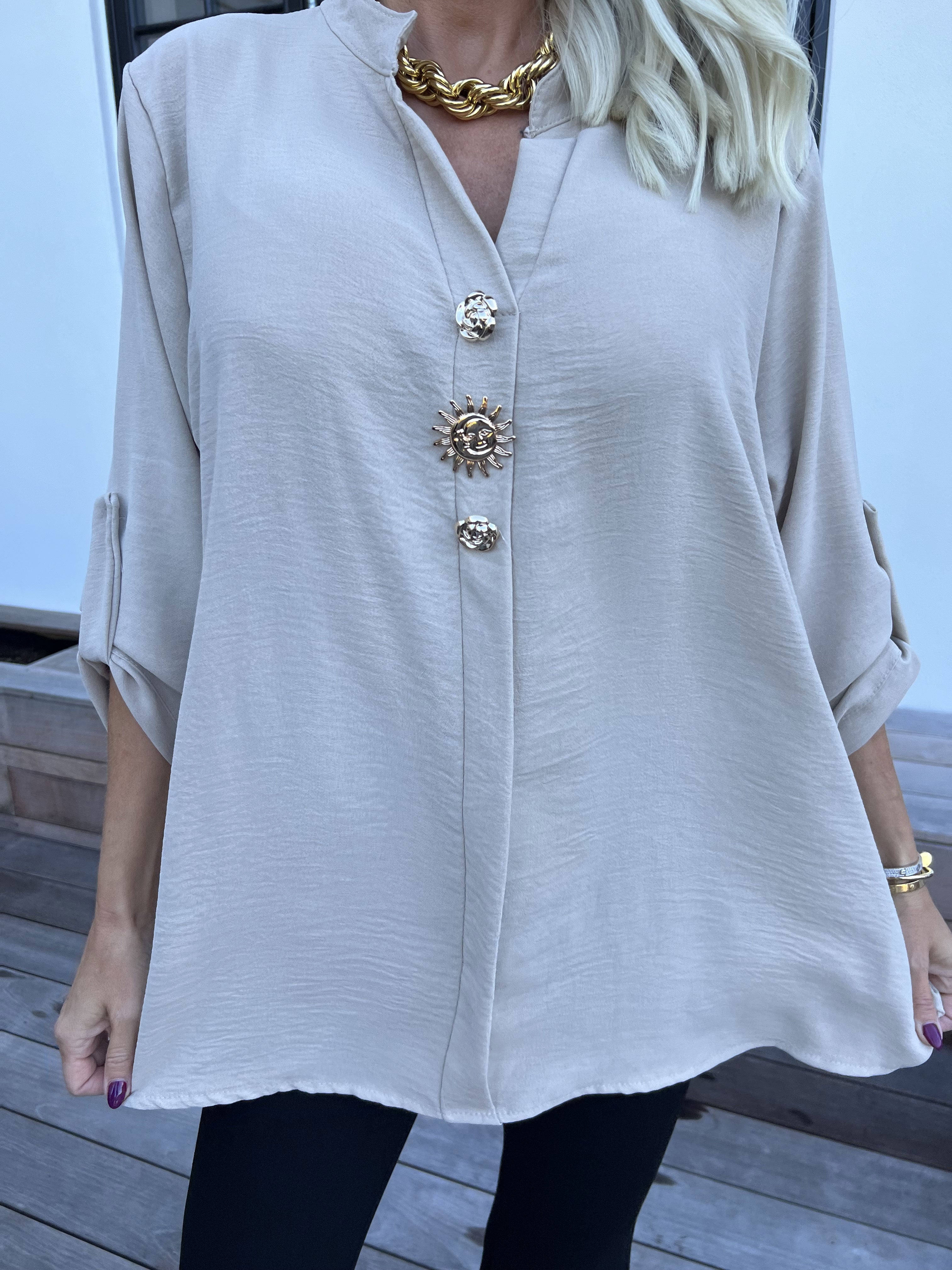 Bekka - Skjorte i viskose med guld knapper og broche