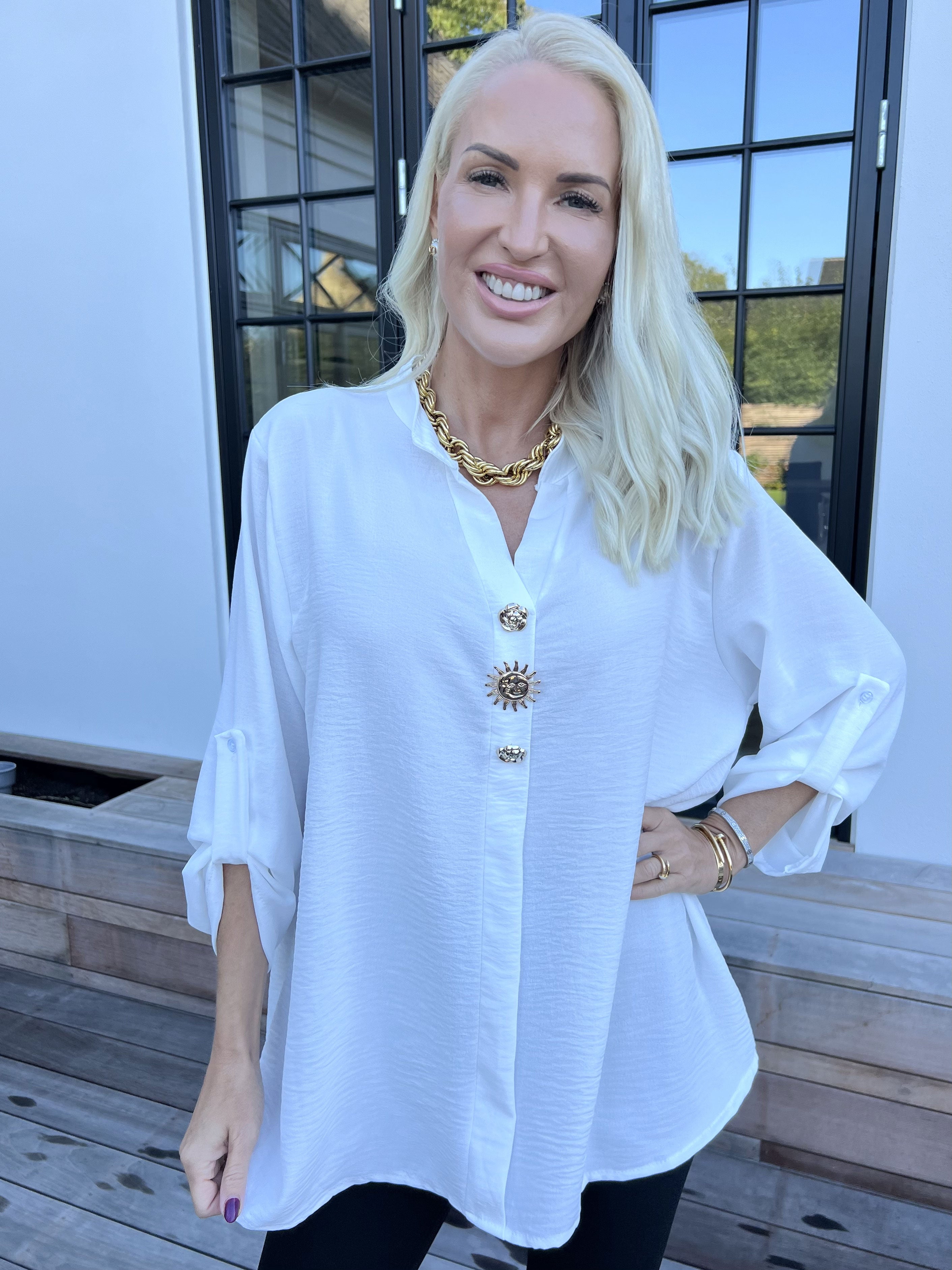 Bekka - Skjorte i viskose med guld knapper og broche