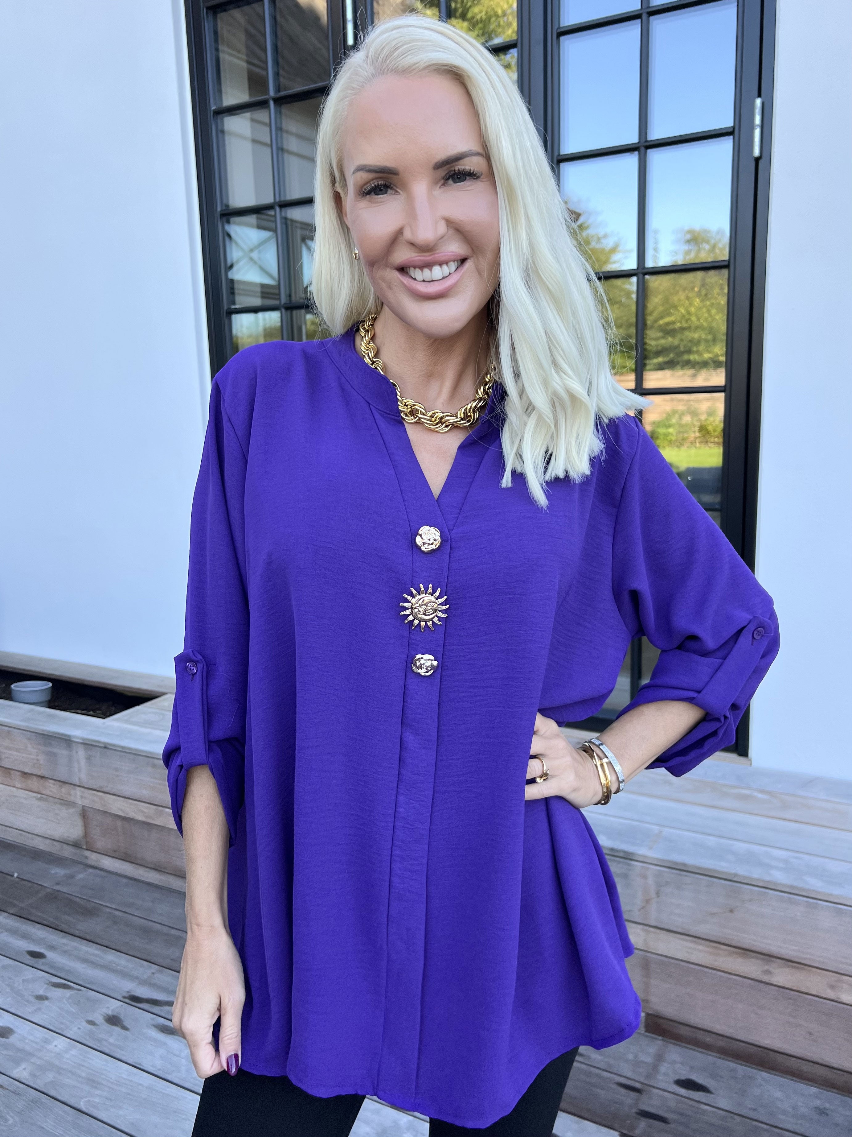 Bekka - Skjorte i viskose med guld knapper og broche