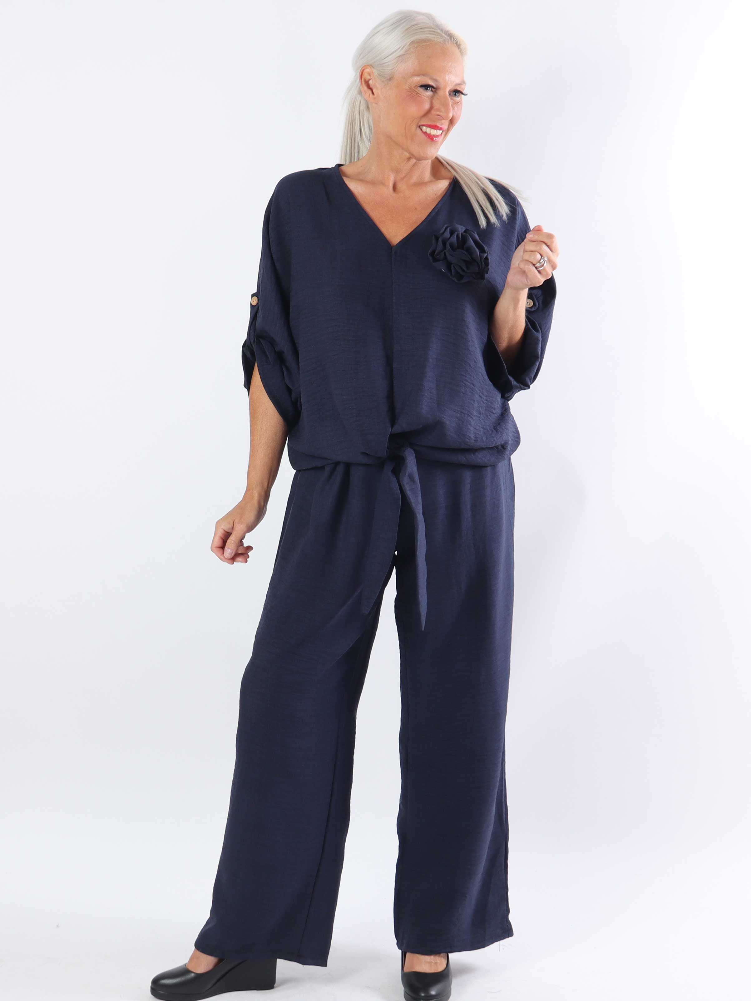 Bella - Sød plus size tunika med knude og aftagelig blomst