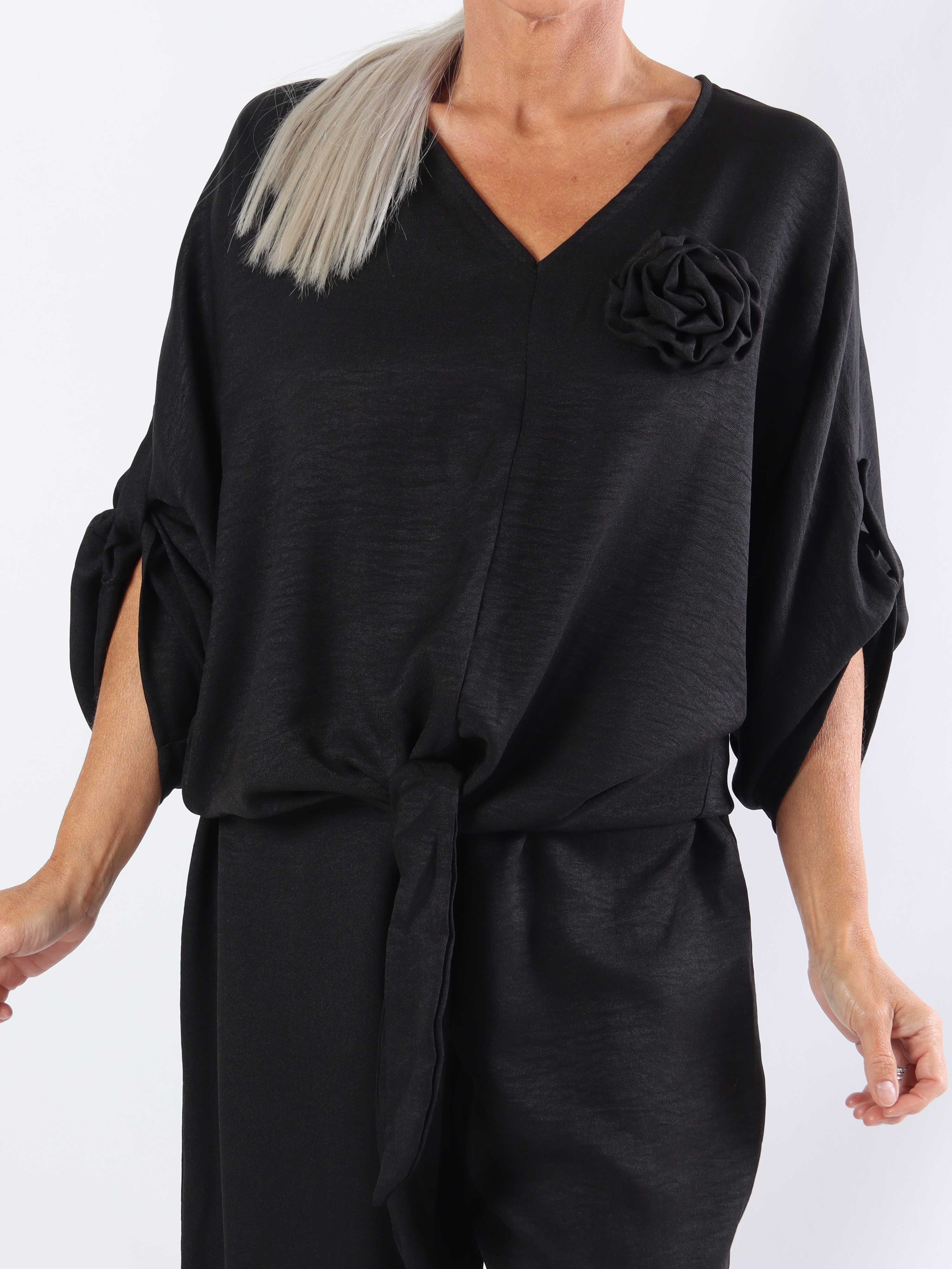 Bella - Sød plus size tunika med knude og aftagelig blomst