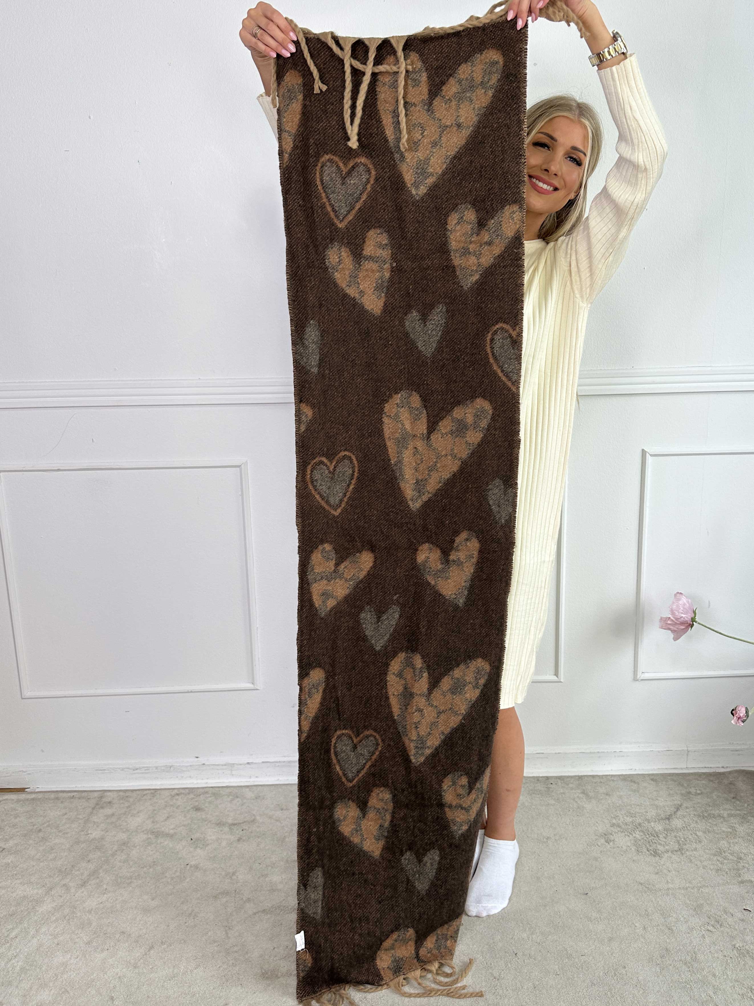 Bellean - Blødt tørklæde med hjerter af leopardprint